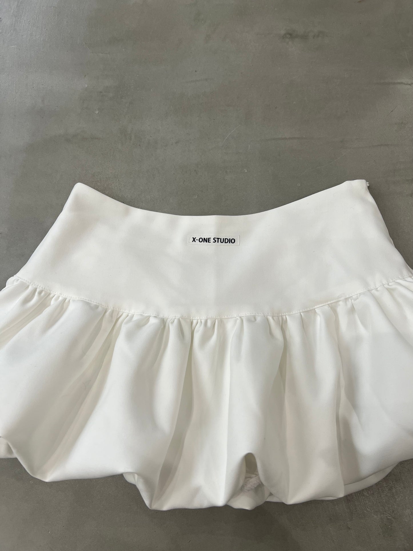 VOLUME WHIP SKIRT "WHITE"