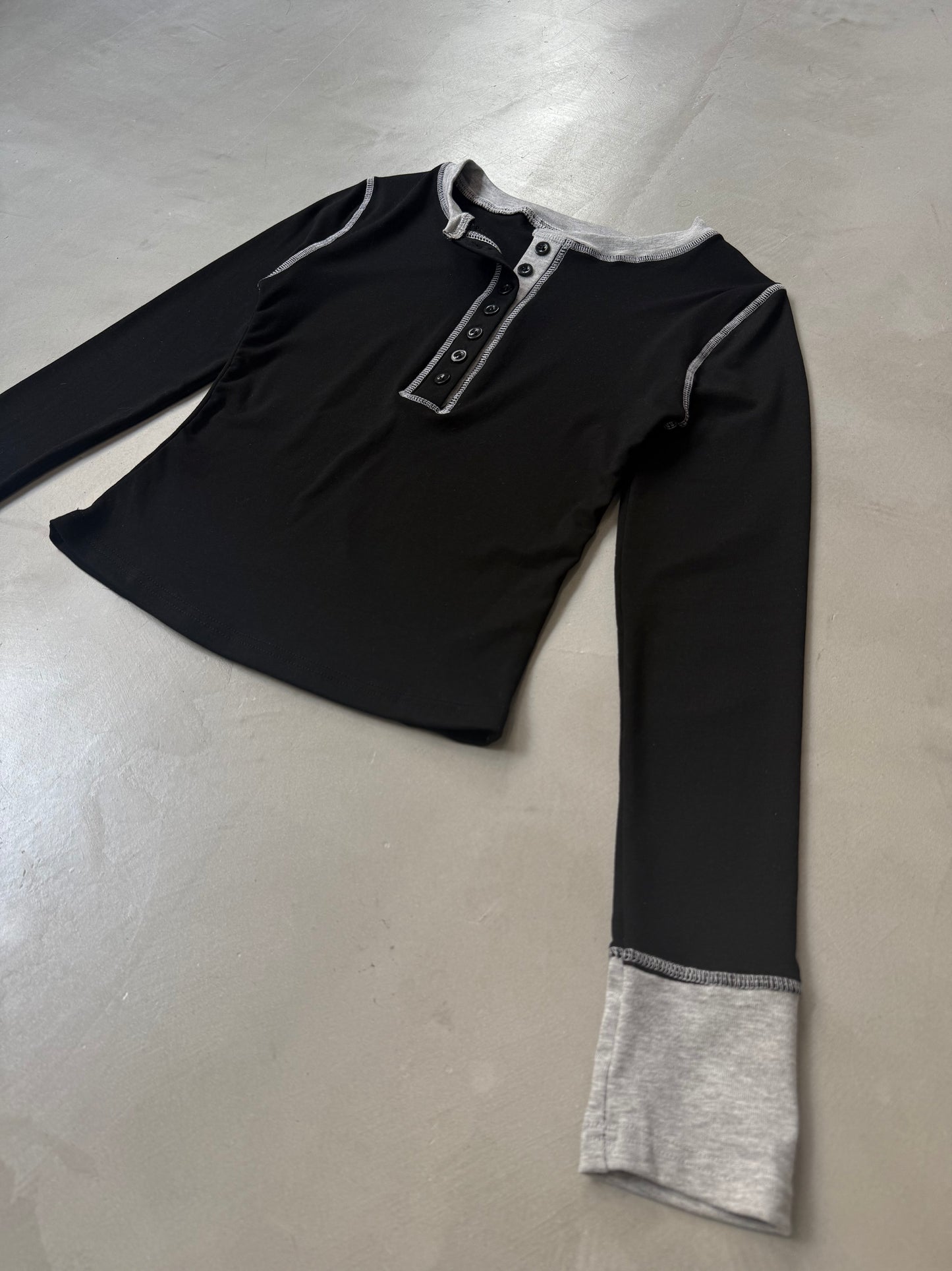 BLOCK HENRY NECK "BLACK"