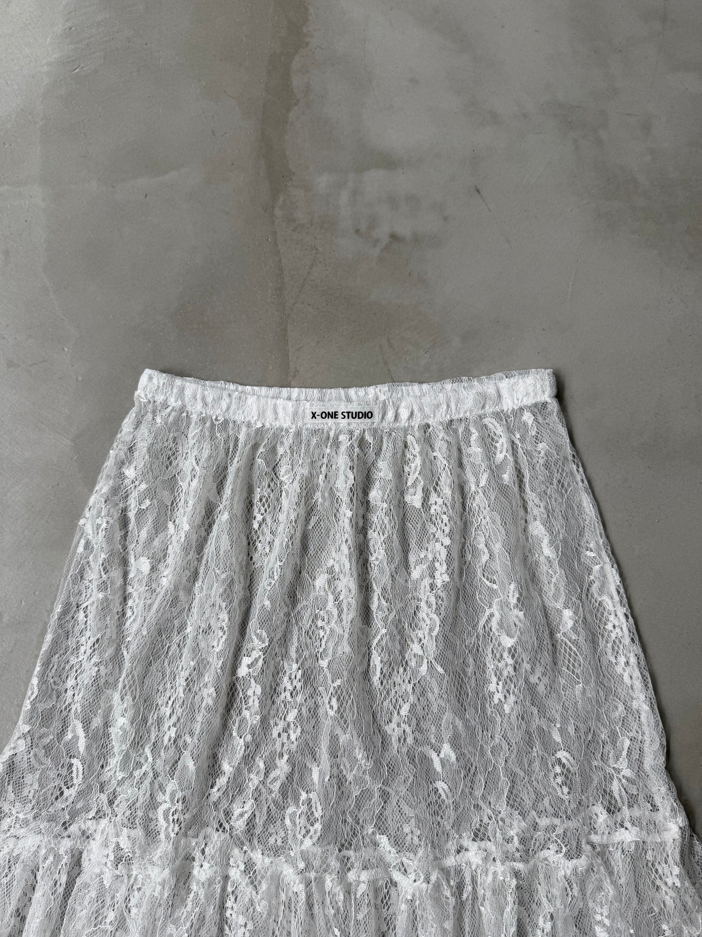 LAYERED LACE SKIRT "WHITE"