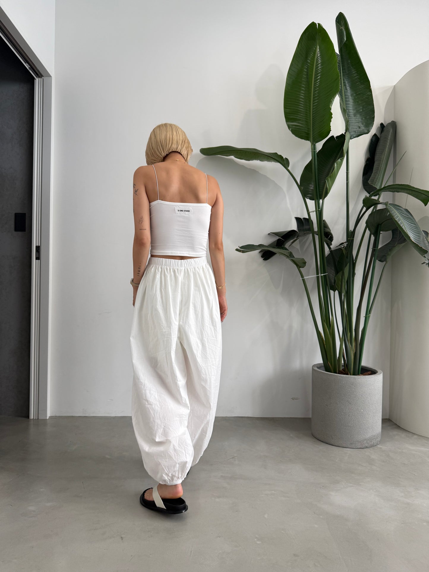 ALADDIN FIT PANT "WHITE"