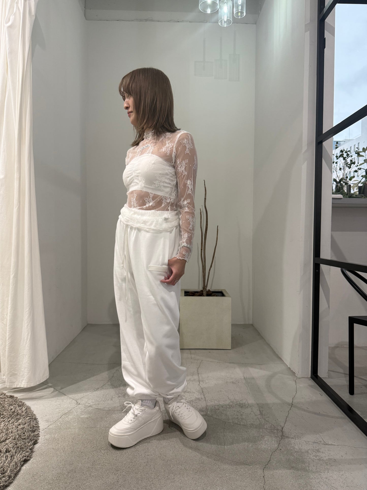 SHEER LACE TOP "WHITE"