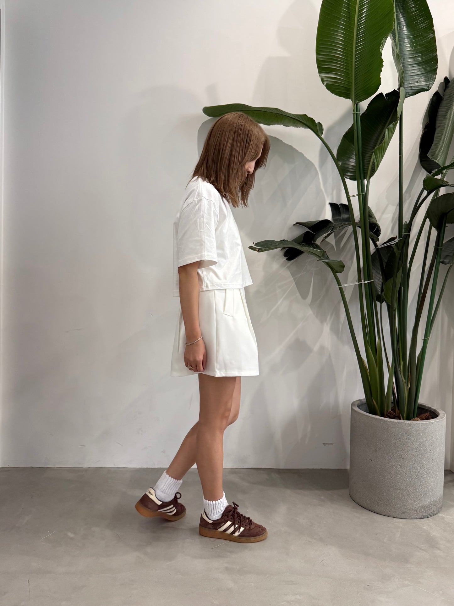 DOUBLE TUCK FLARE SKORT "WHITE"