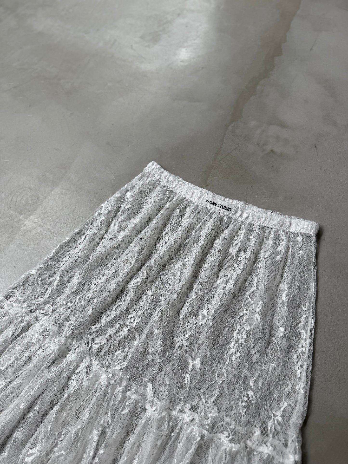 LAYERED LACE SKIRT "WHITE"