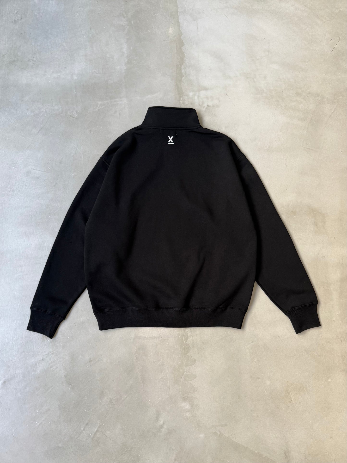 X-ONE HALF ZIP UP "BLACK"