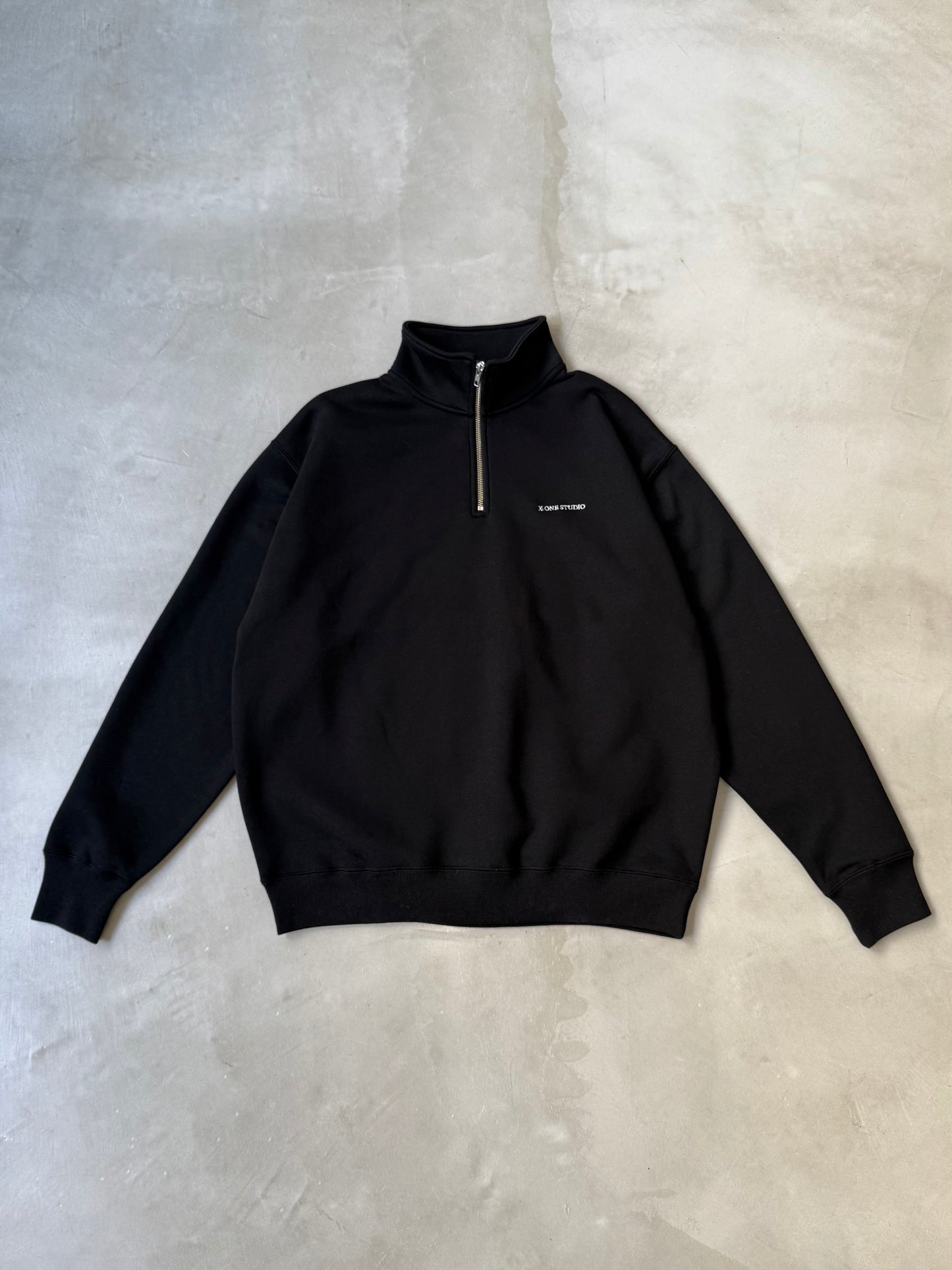 X-ONE HALF ZIP UP "BLACK"