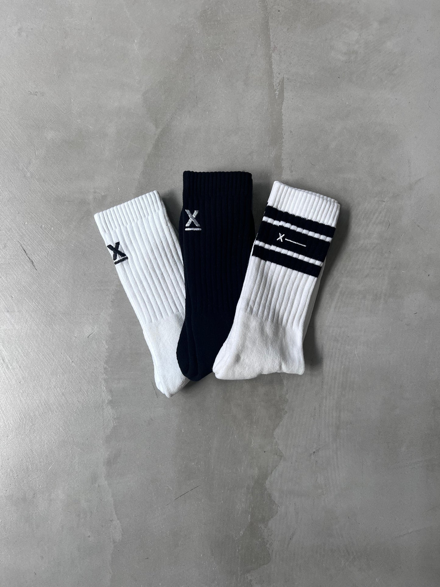 X-ONE LOGO SOCKS "WHITE"