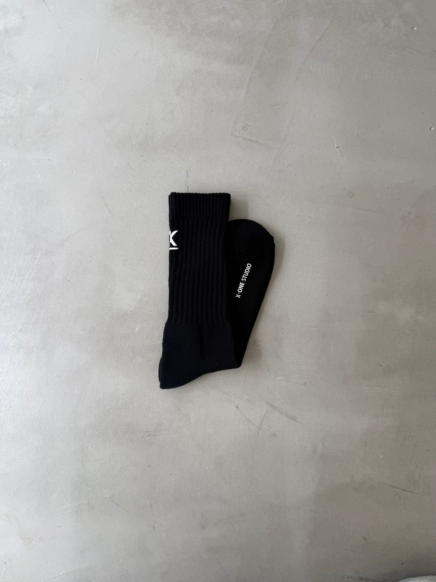 X-ONE LOGO SOCKS "BLACK"