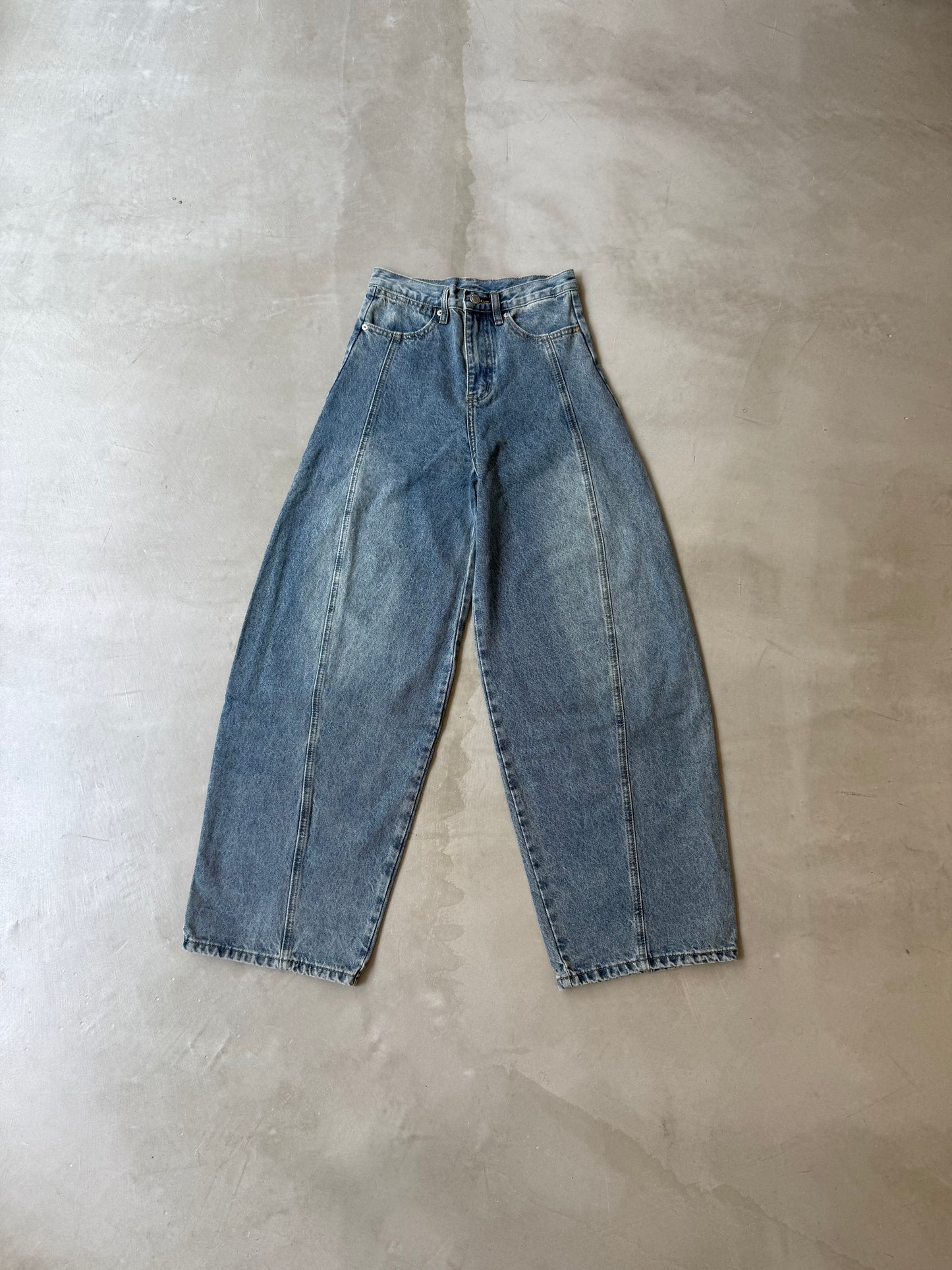 BARREL FIT DENIM