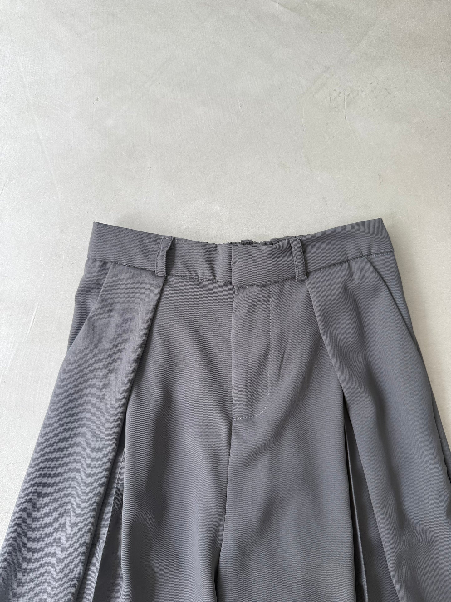 W TUCK WIDE PANTS "GRAY"