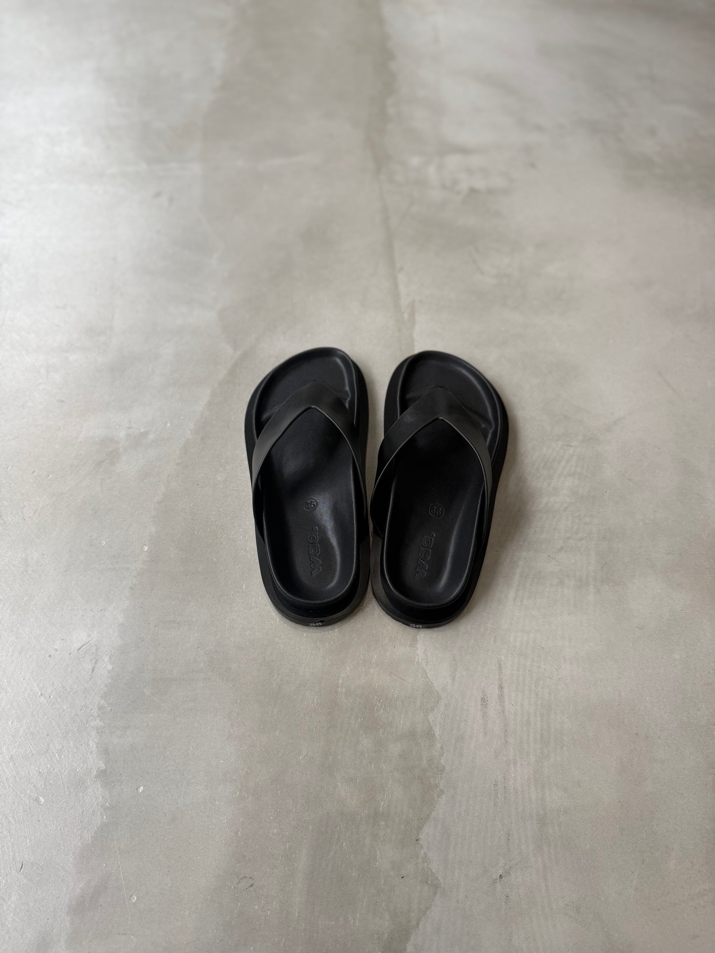 【Waa.】TONG SANDALS "BLACK"
