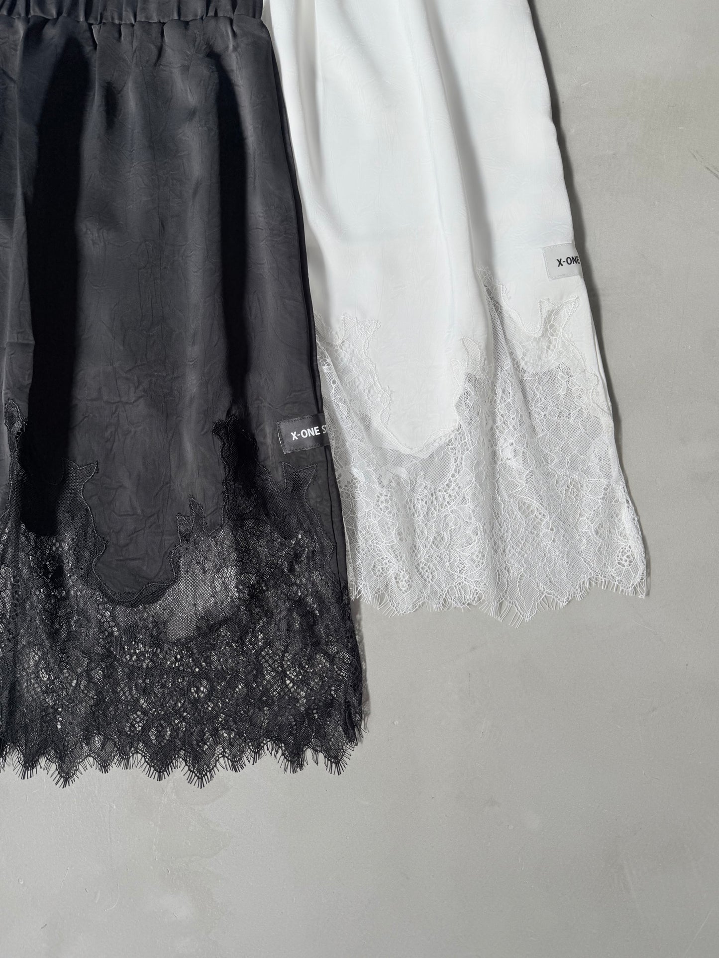SATIN LACE SKIRT "WHITE"