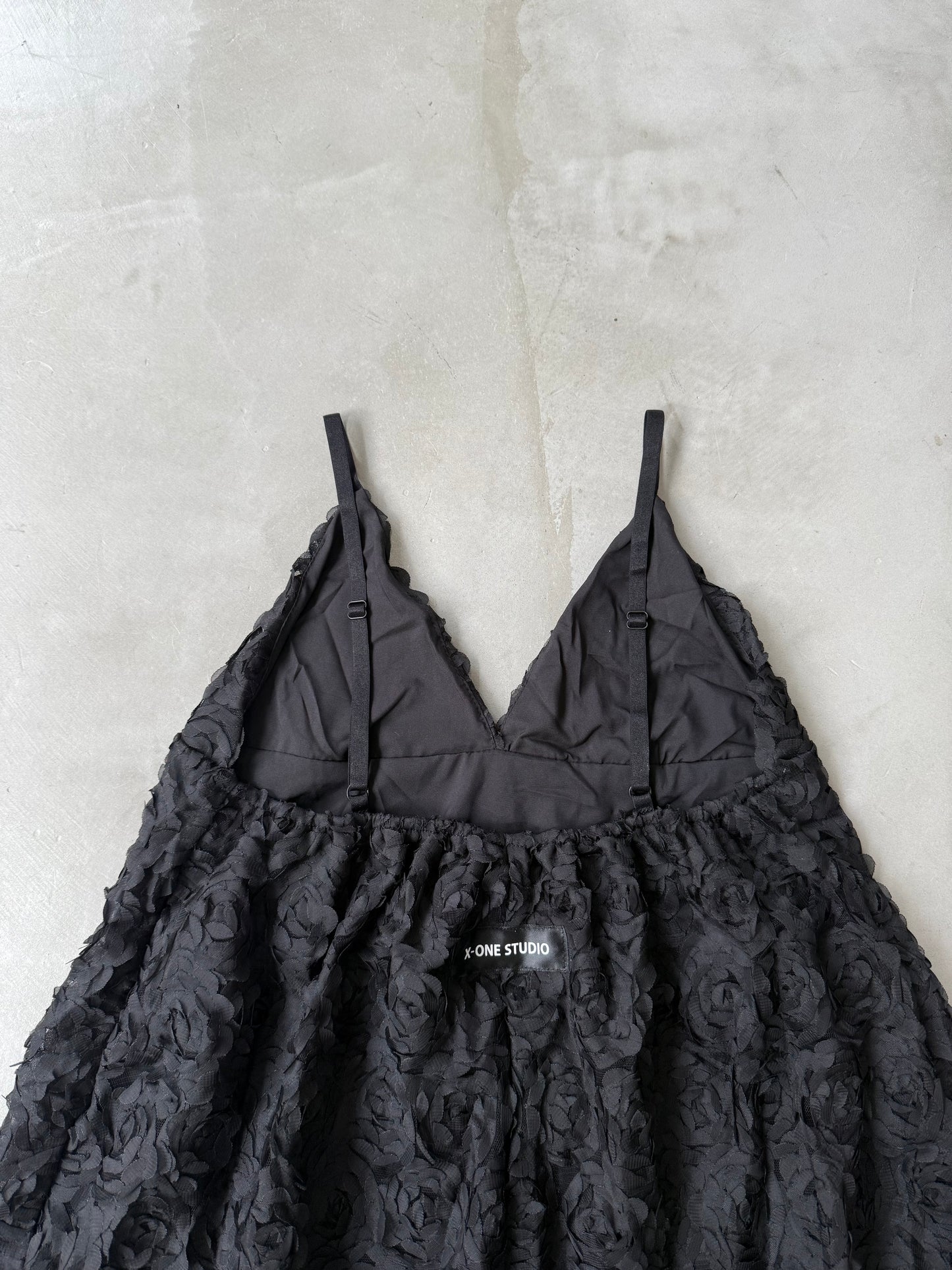 WAFFLE FLOWER TUNIC "BLACK"