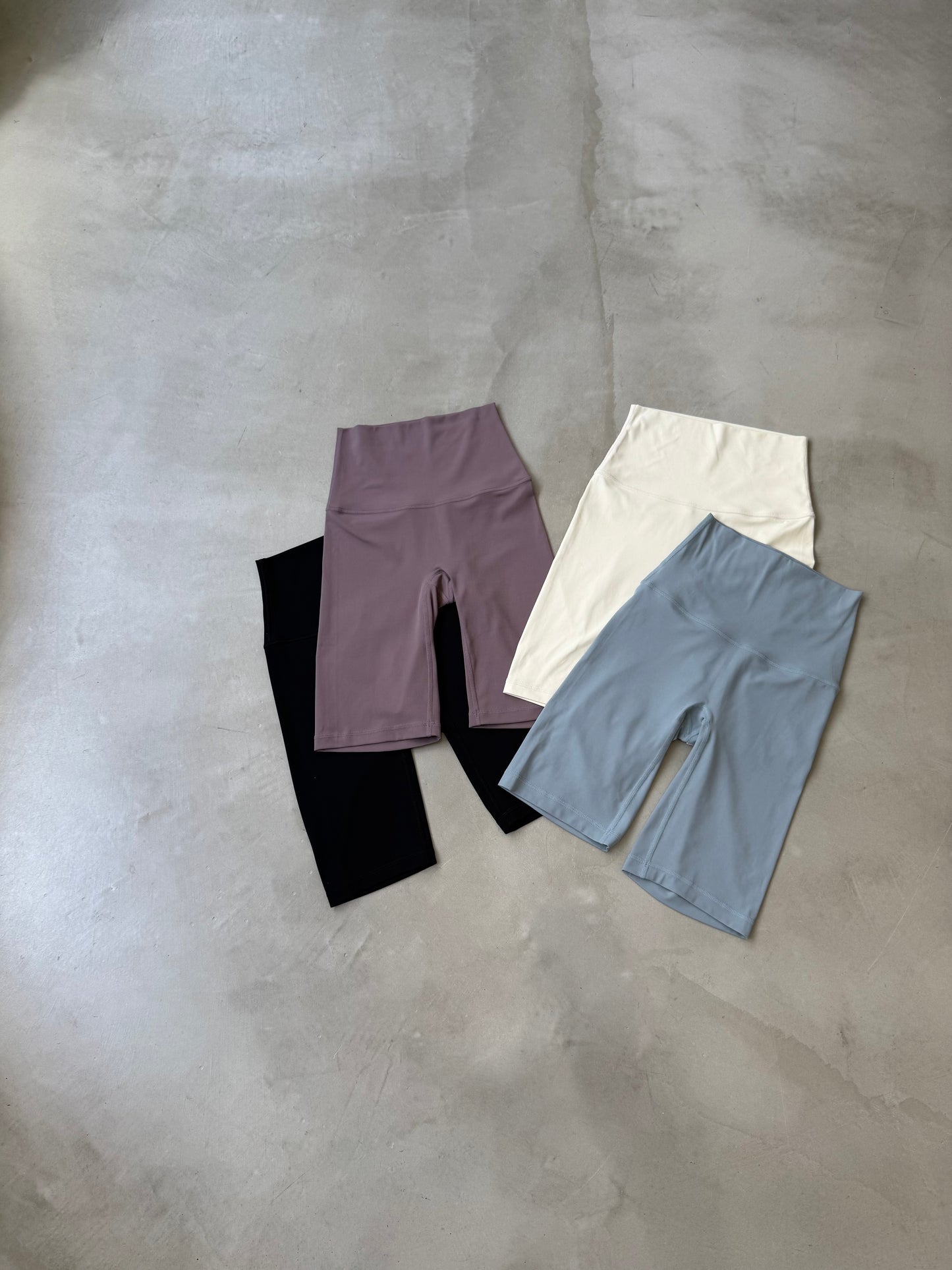 SMOOTH BIKER SHORTS "LIGHT BLUE"