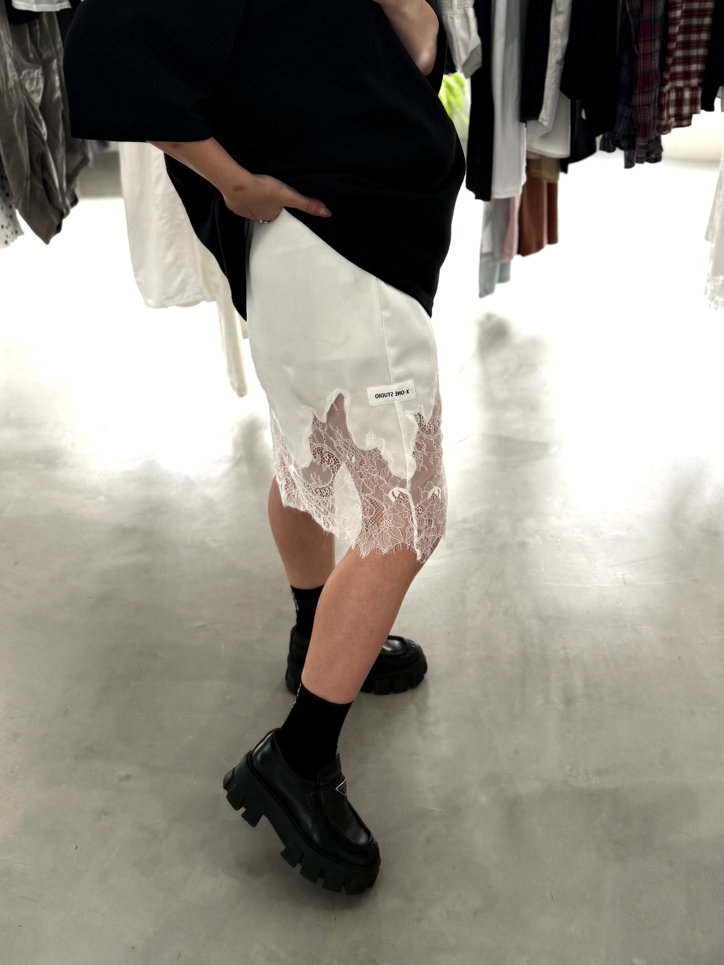 SATIN LACE SKIRT "WHITE"