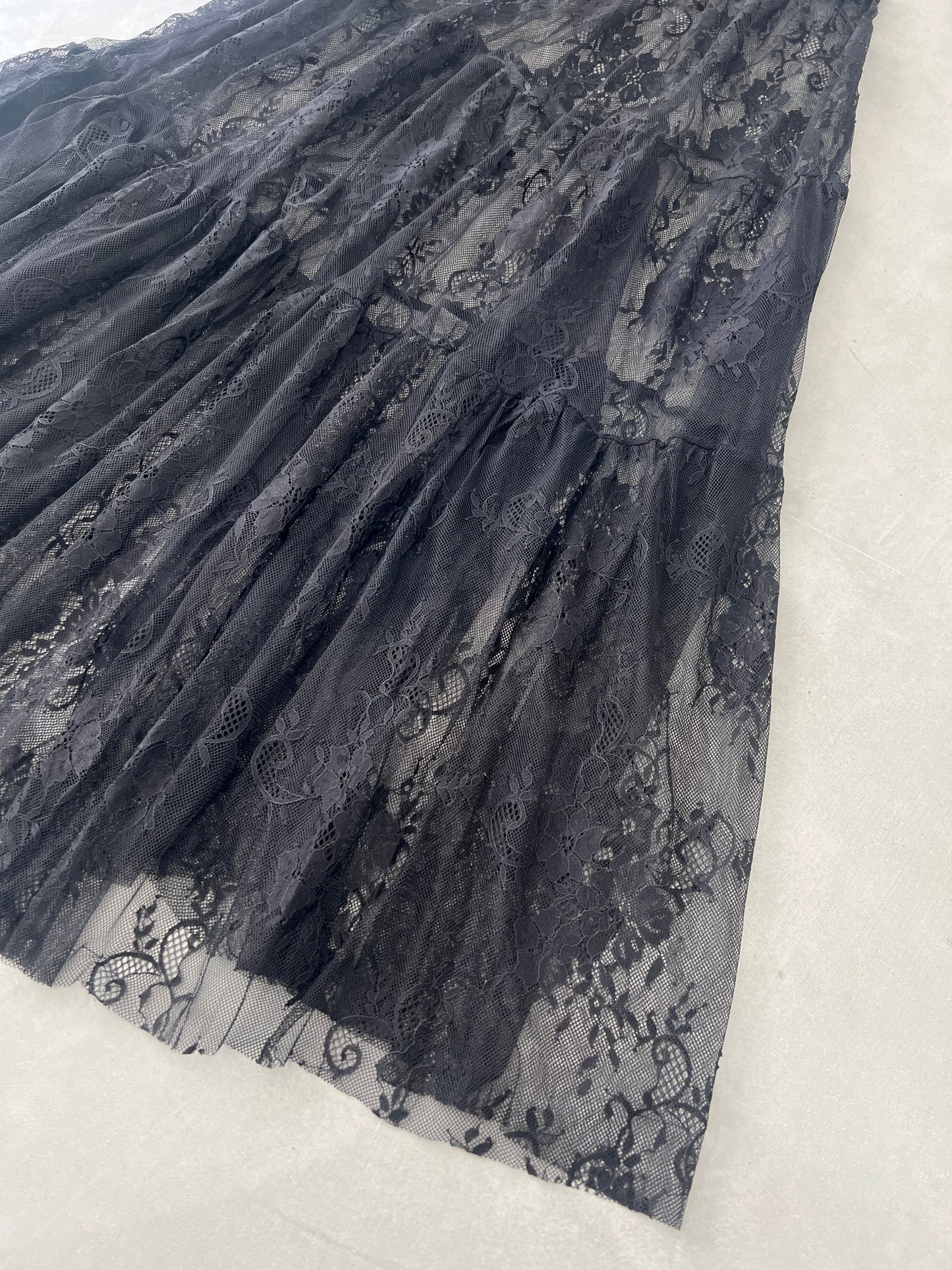 LAYERED LACE SKIRT "BLACK"
