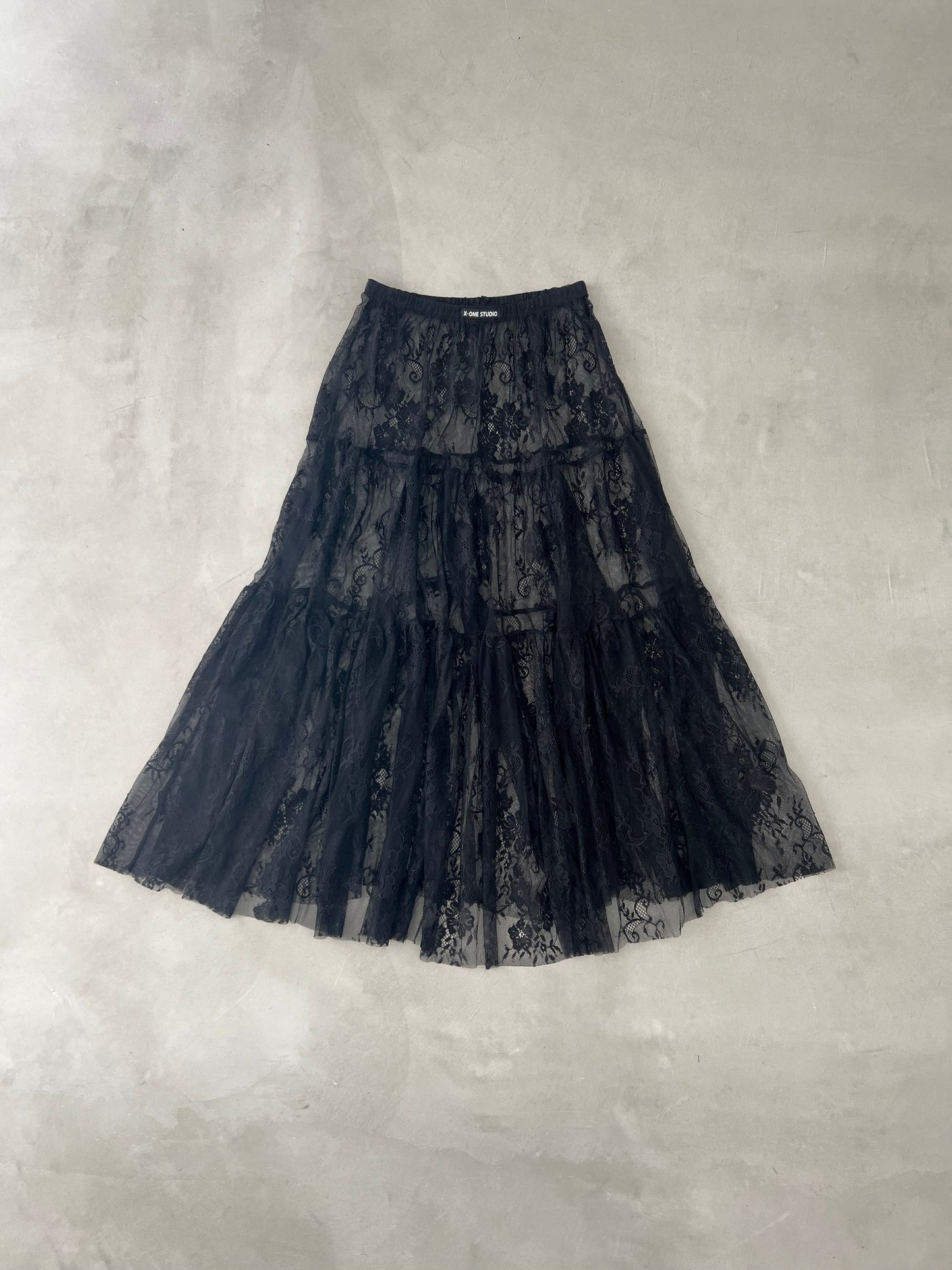 LAYERED LACE SKIRT "BLACK"