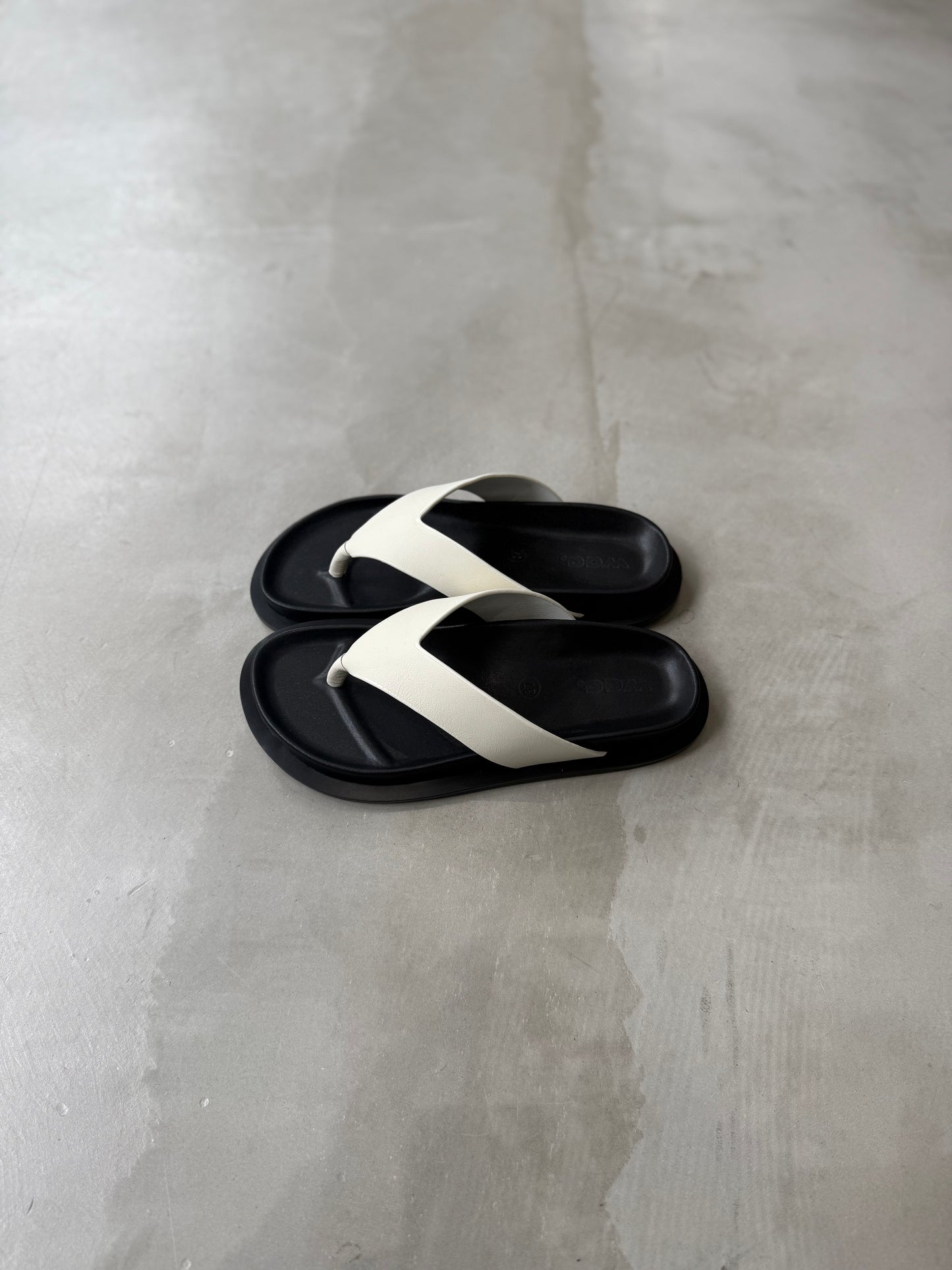 【Waa.】TONG SANDALS "WHITE"