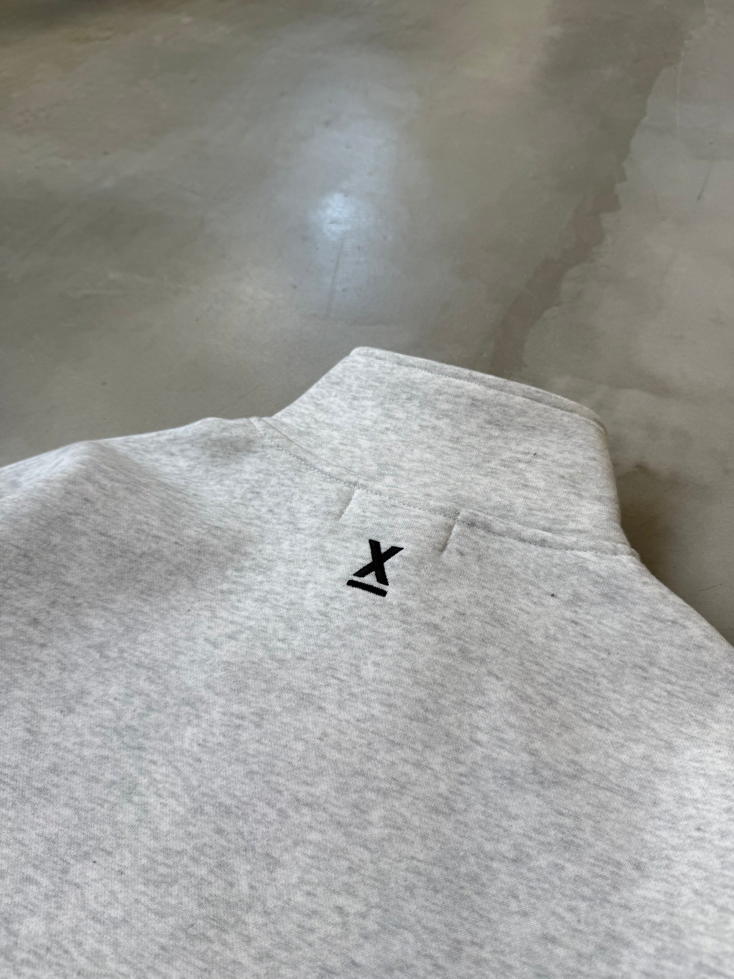 X-ONE HALF ZIP UP "ASH"