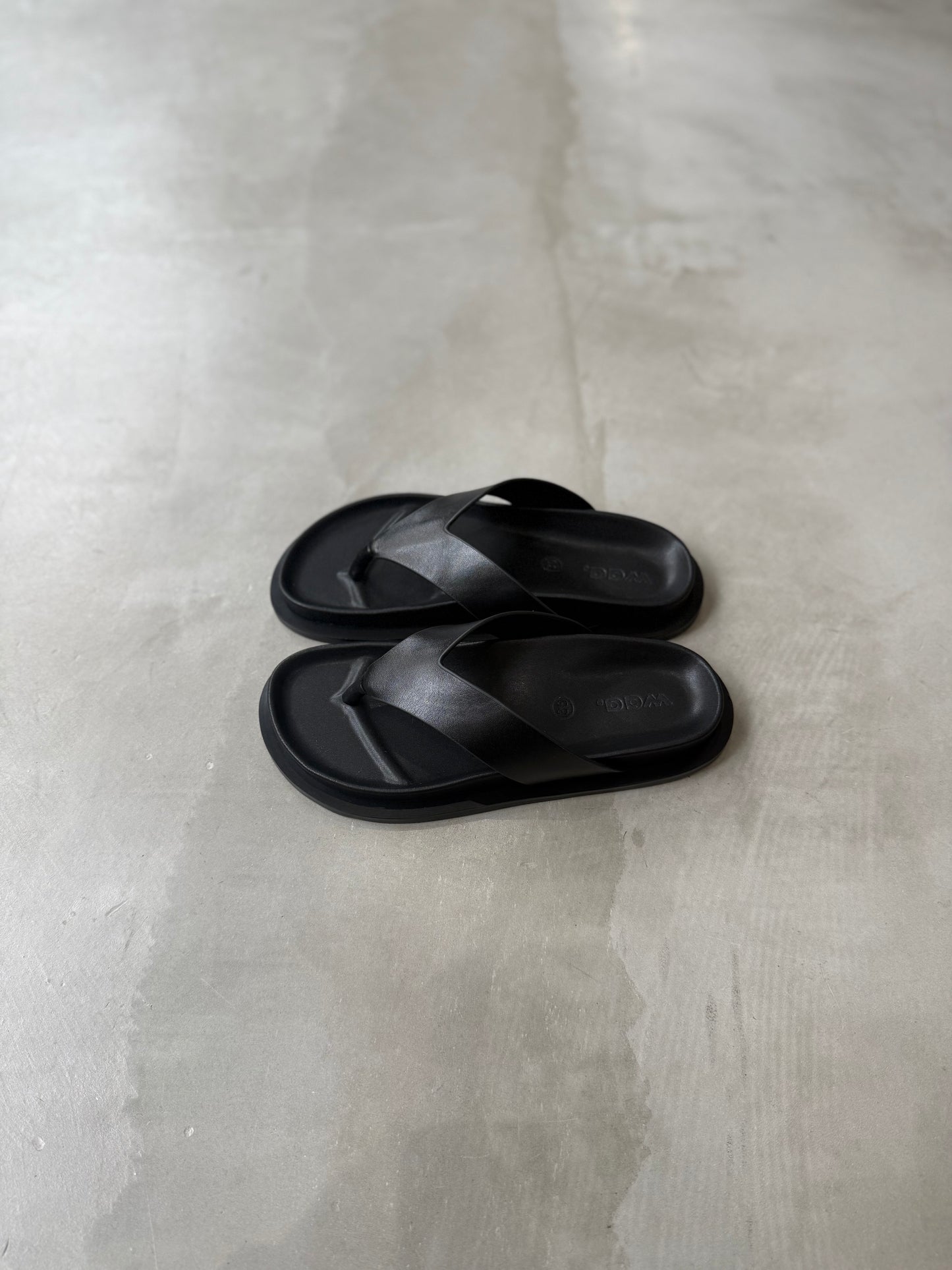 【Waa.】TONG SANDALS "BLACK"