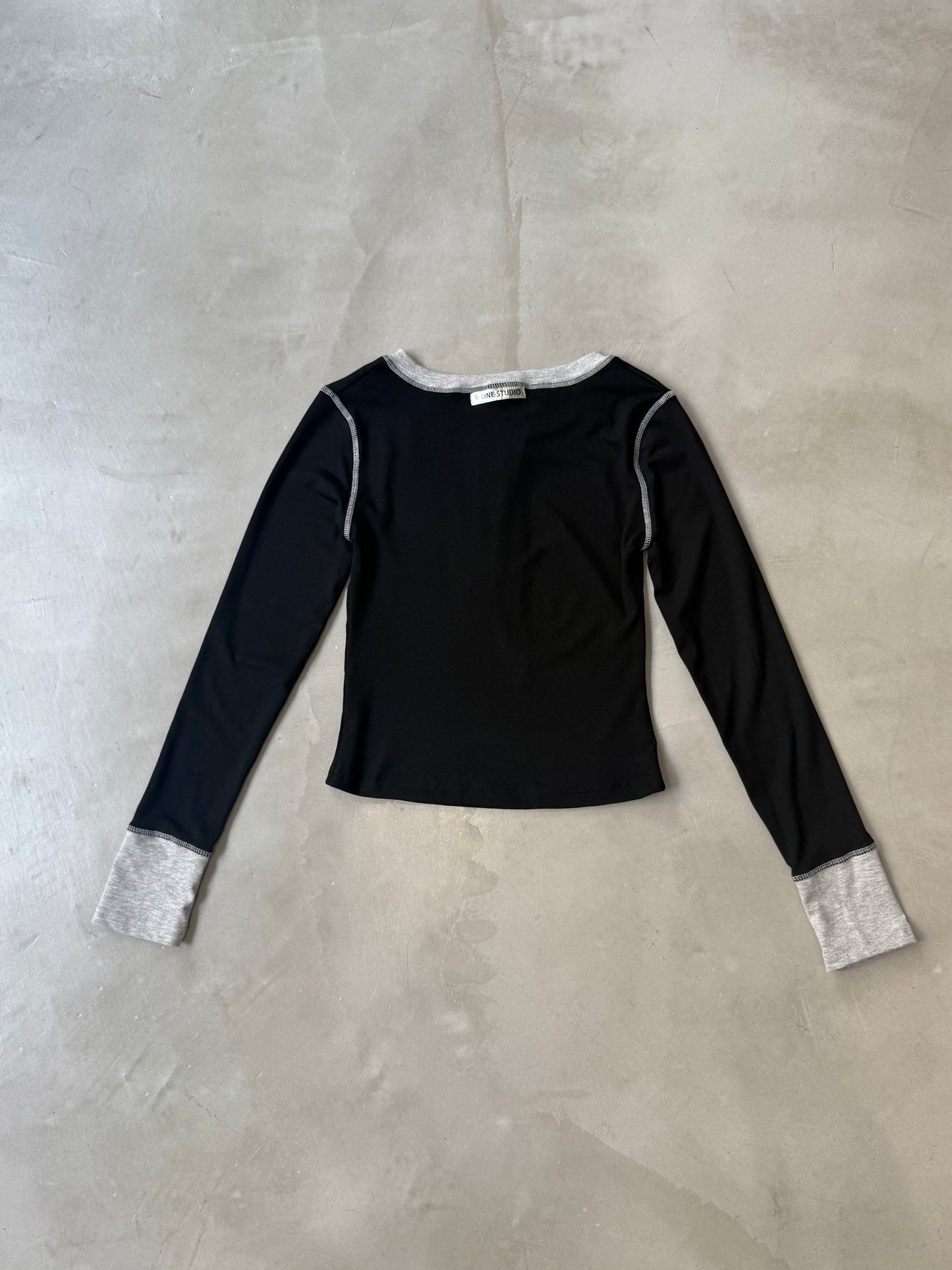 BLOCK HENRY NECK "BLACK"