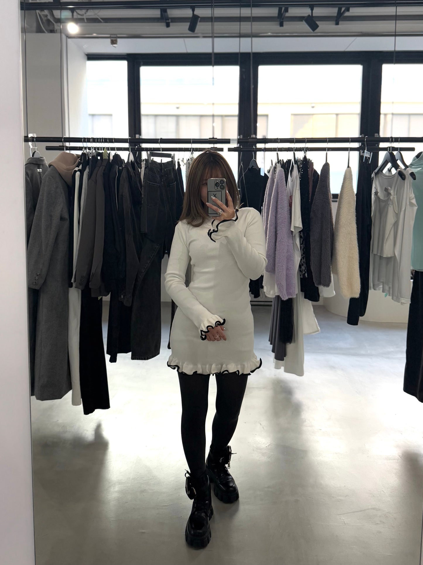 SHAKE FRILL DRESS "WHITE"