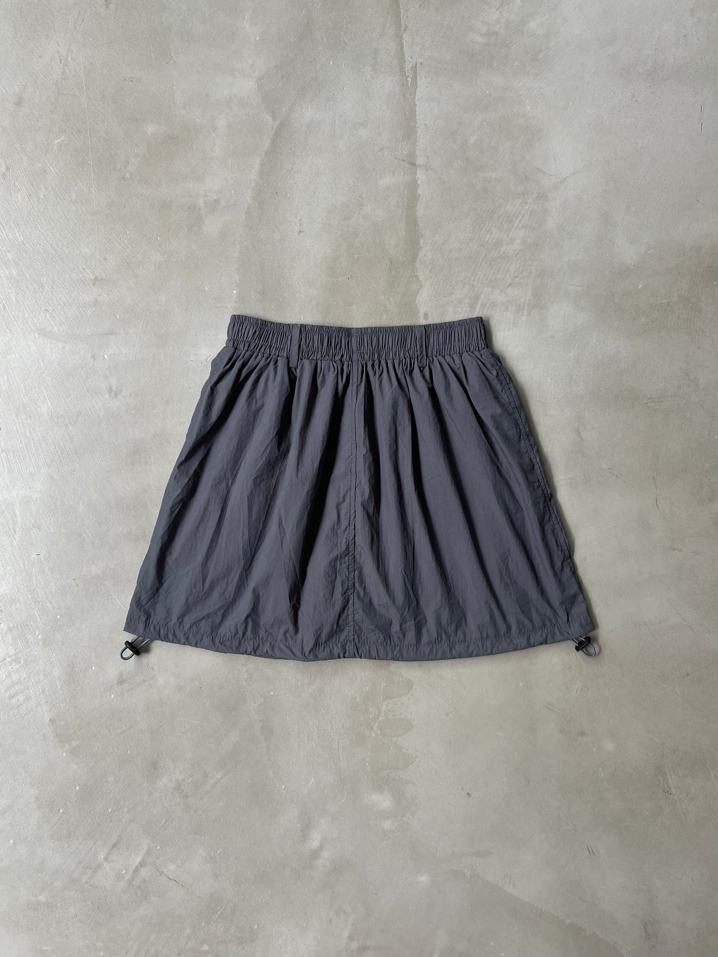 NYLON TRACK SKIRT "GRAY"