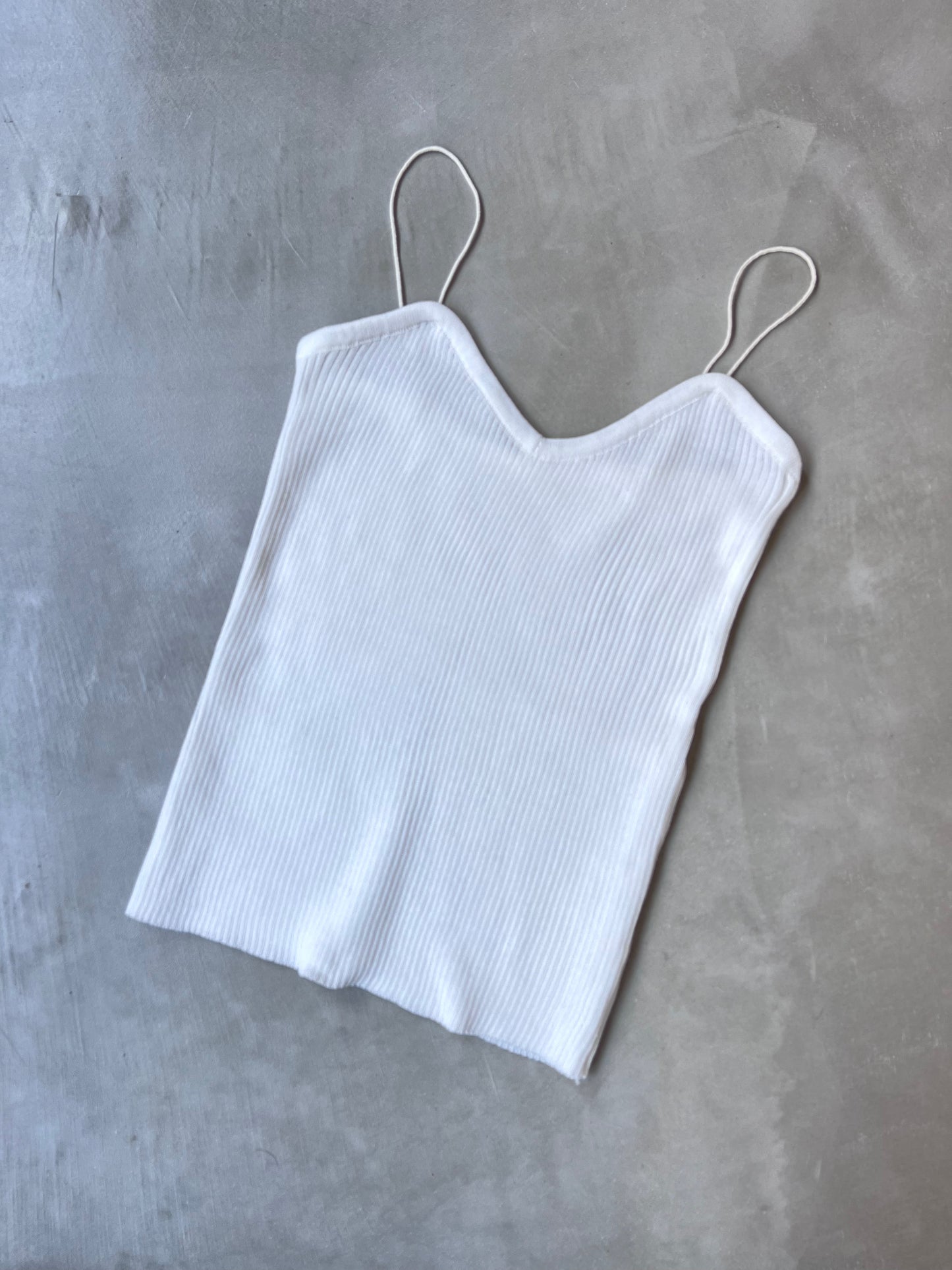 SPAGHETTI STRAP RIB CAMISOLE "WHITE"