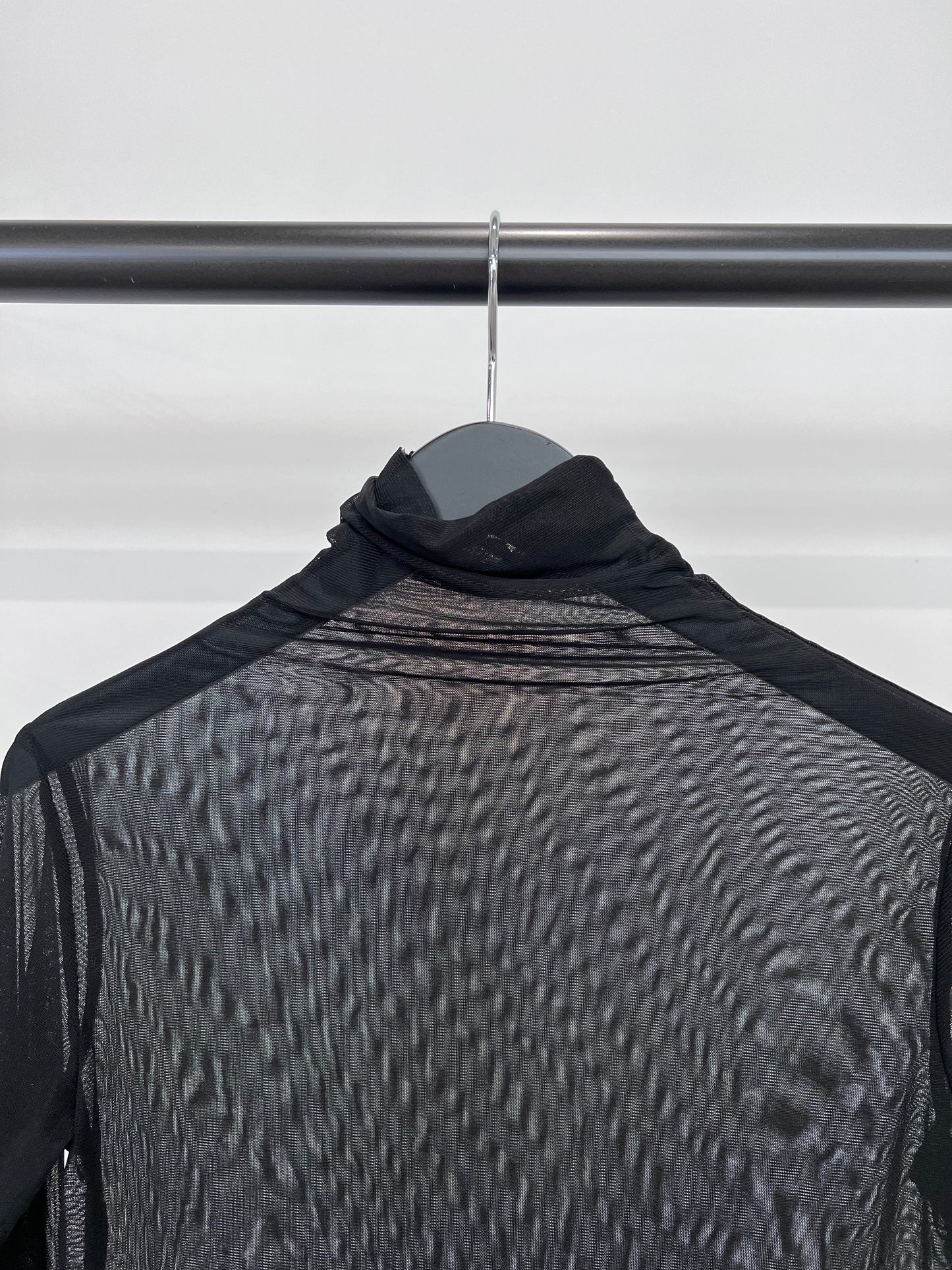SHEER TOP "BLACK"