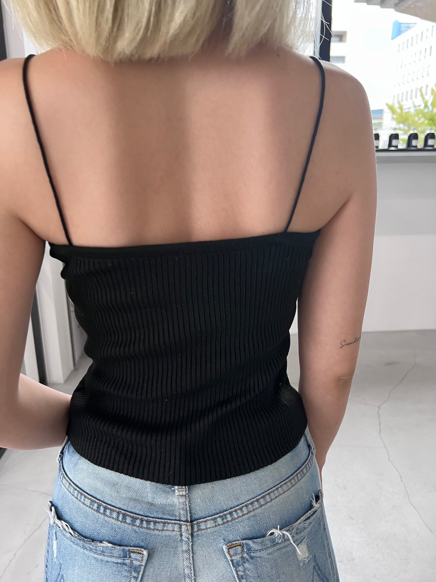SPAGHETTI STRAP RIB CAMISOLE "BLACK"