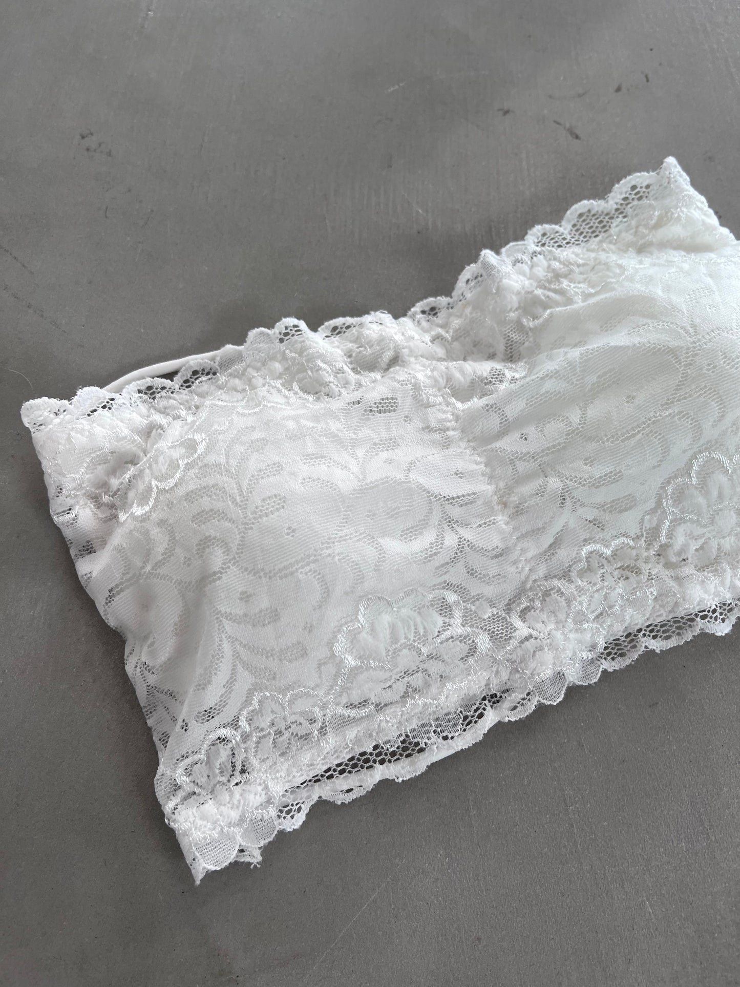 LACE BRA TOP "WHITE"