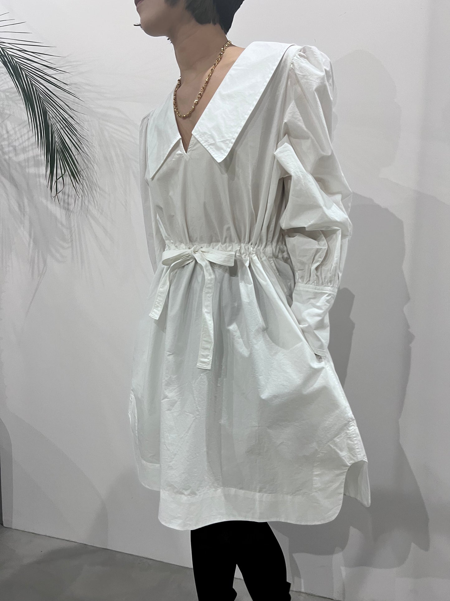 【GANNl】Cotton poplin V-neck dress