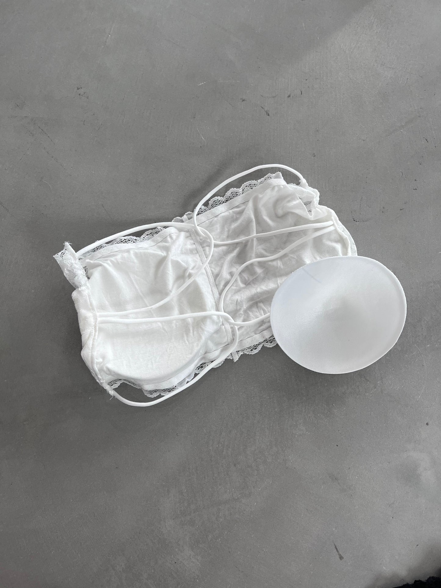 LACE BRA TOP "WHITE"