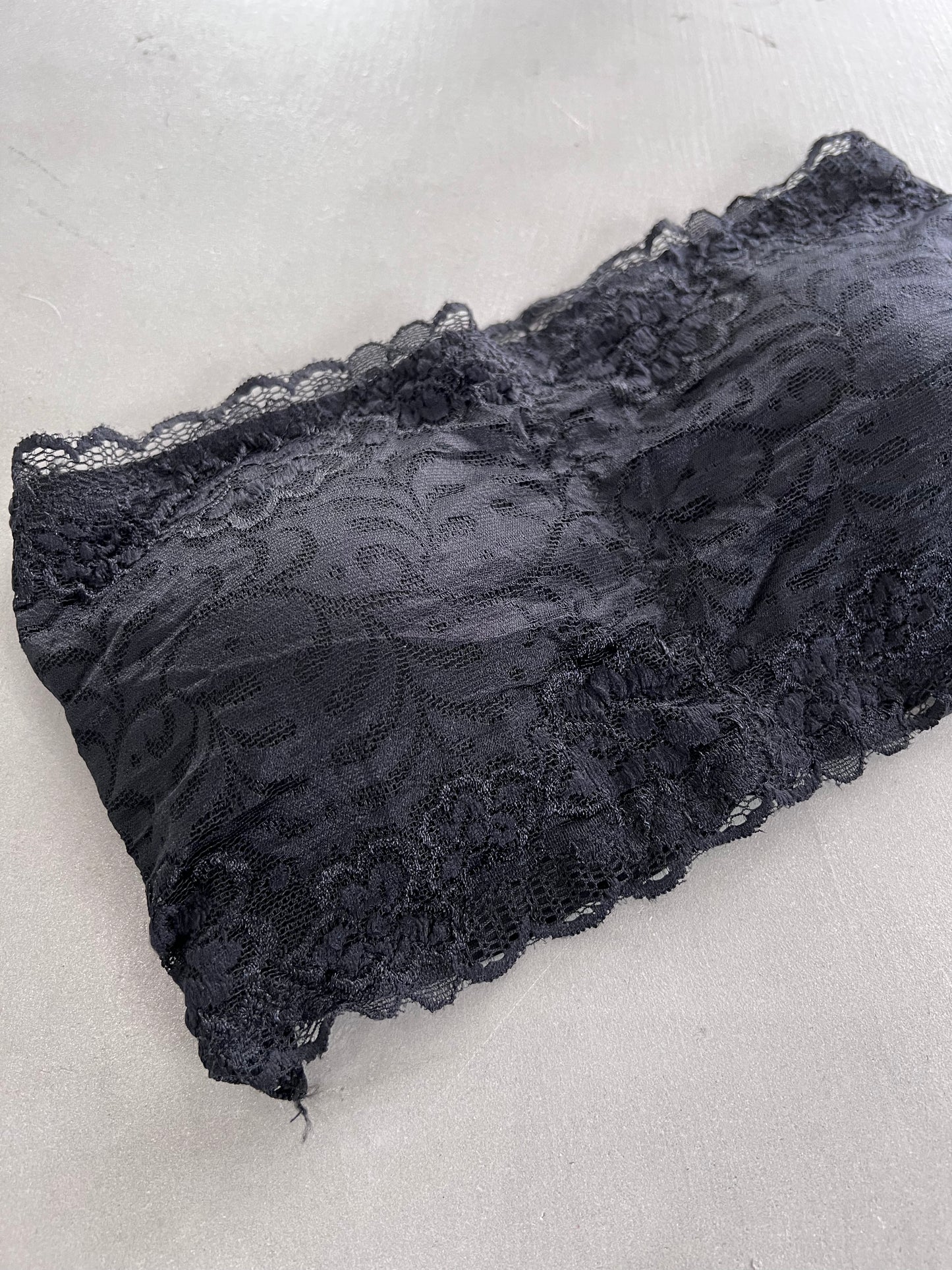 LACE BRA TOP "BLACK"