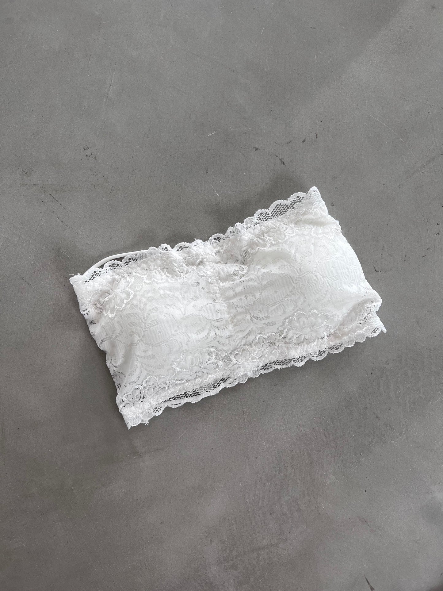 LACE BRA TOP "WHITE"
