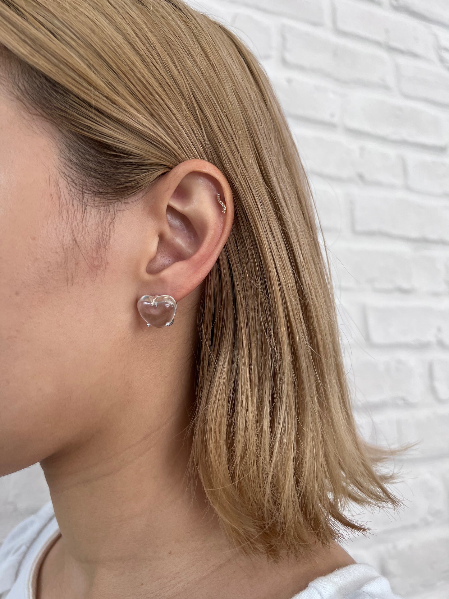 GEM HEART STUDS LARGE