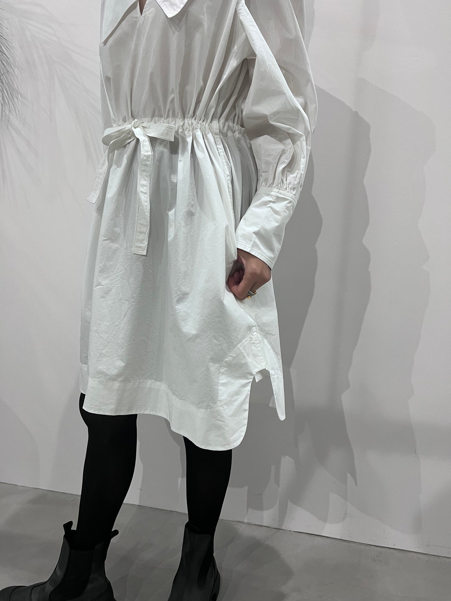 【GANNl】Cotton poplin V-neck dress