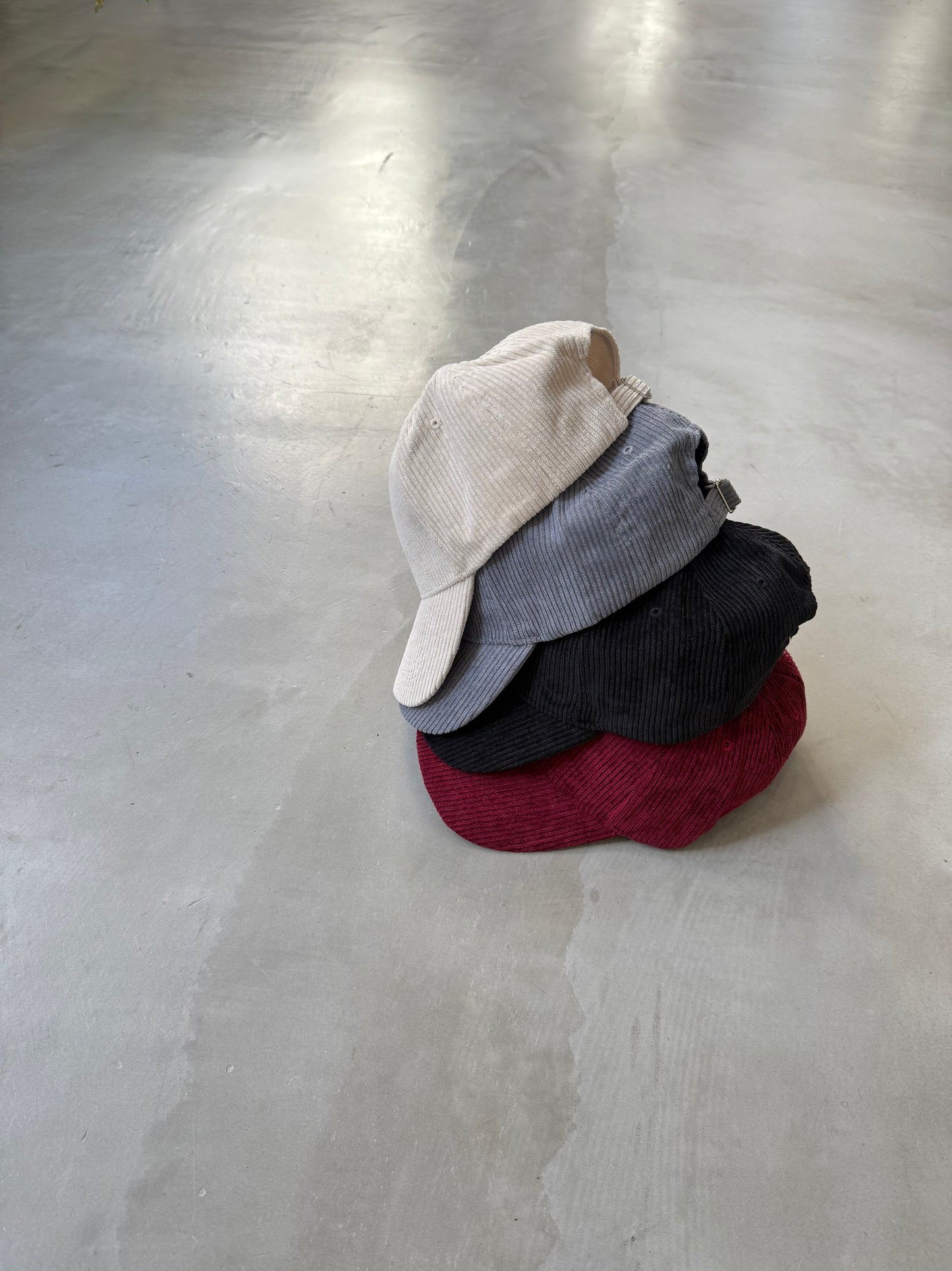 CORDUROY CAP "WHITE"