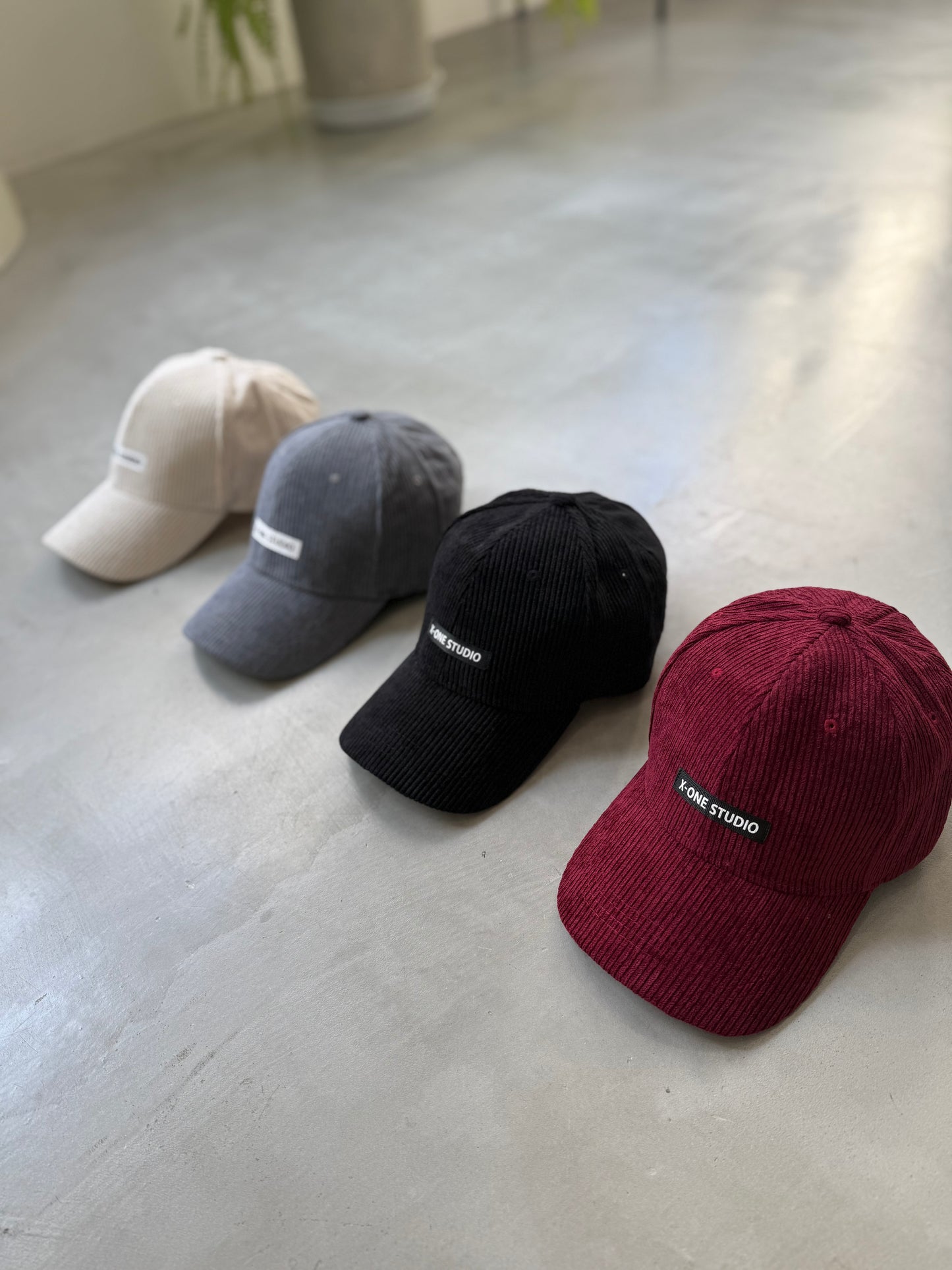 CORDUROY CAP "WHITE"