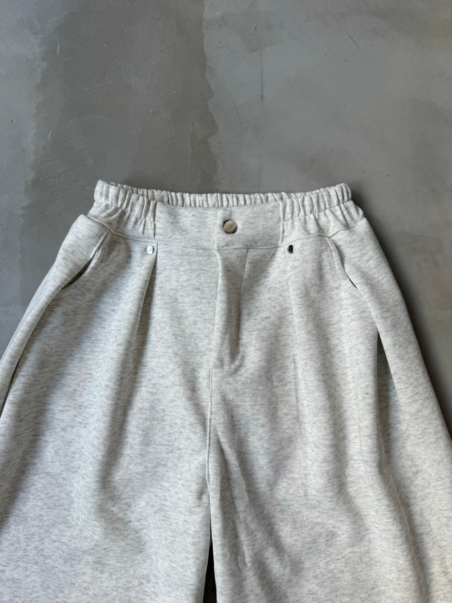 LOOSE SWEAT PANTS "ASH"