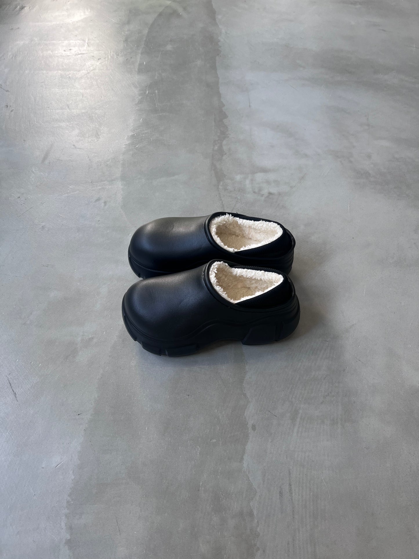 CHEWY FOAM CLOG "BLACK"