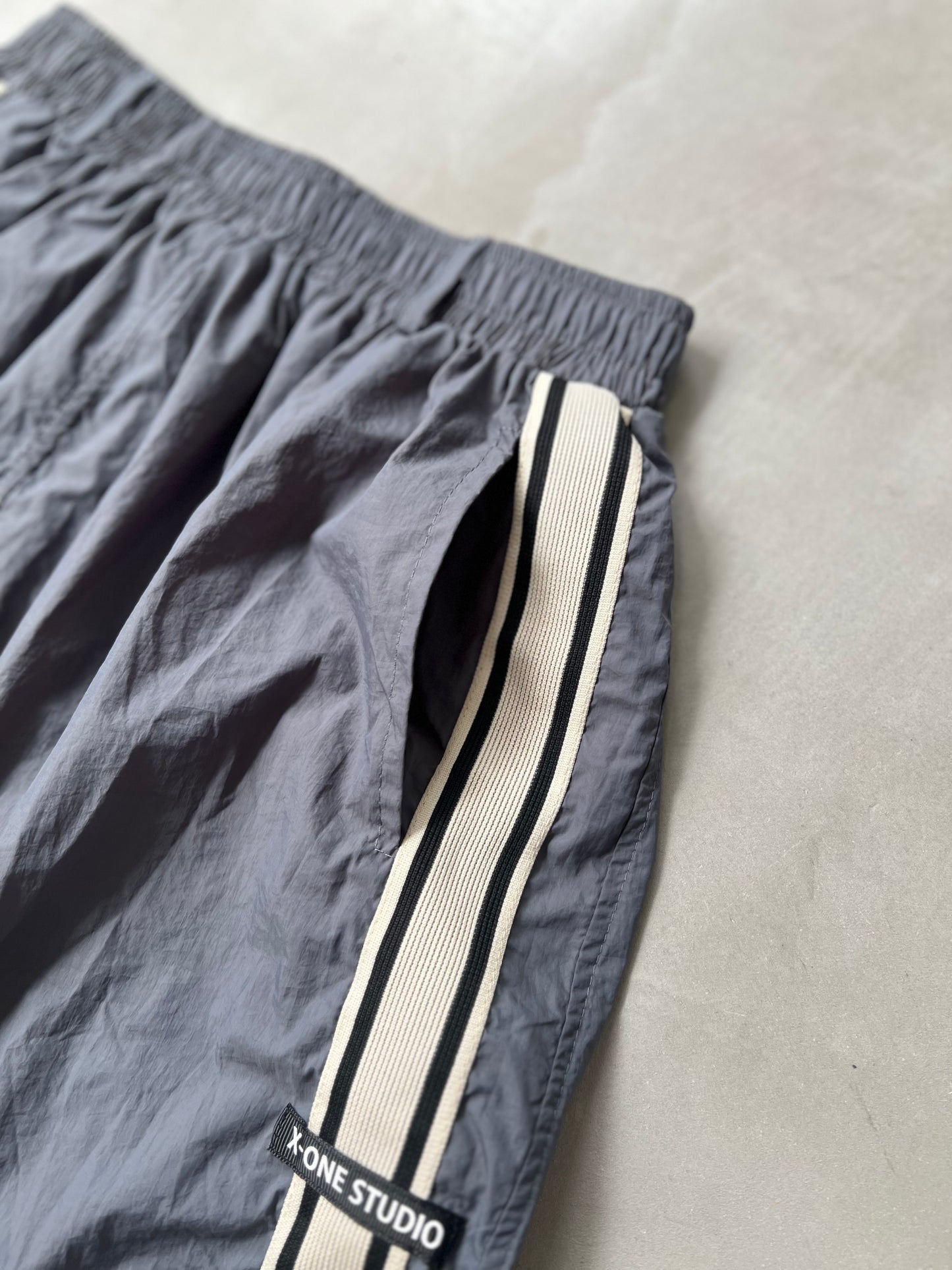NYLON TRACK SKIRT "GRAY"