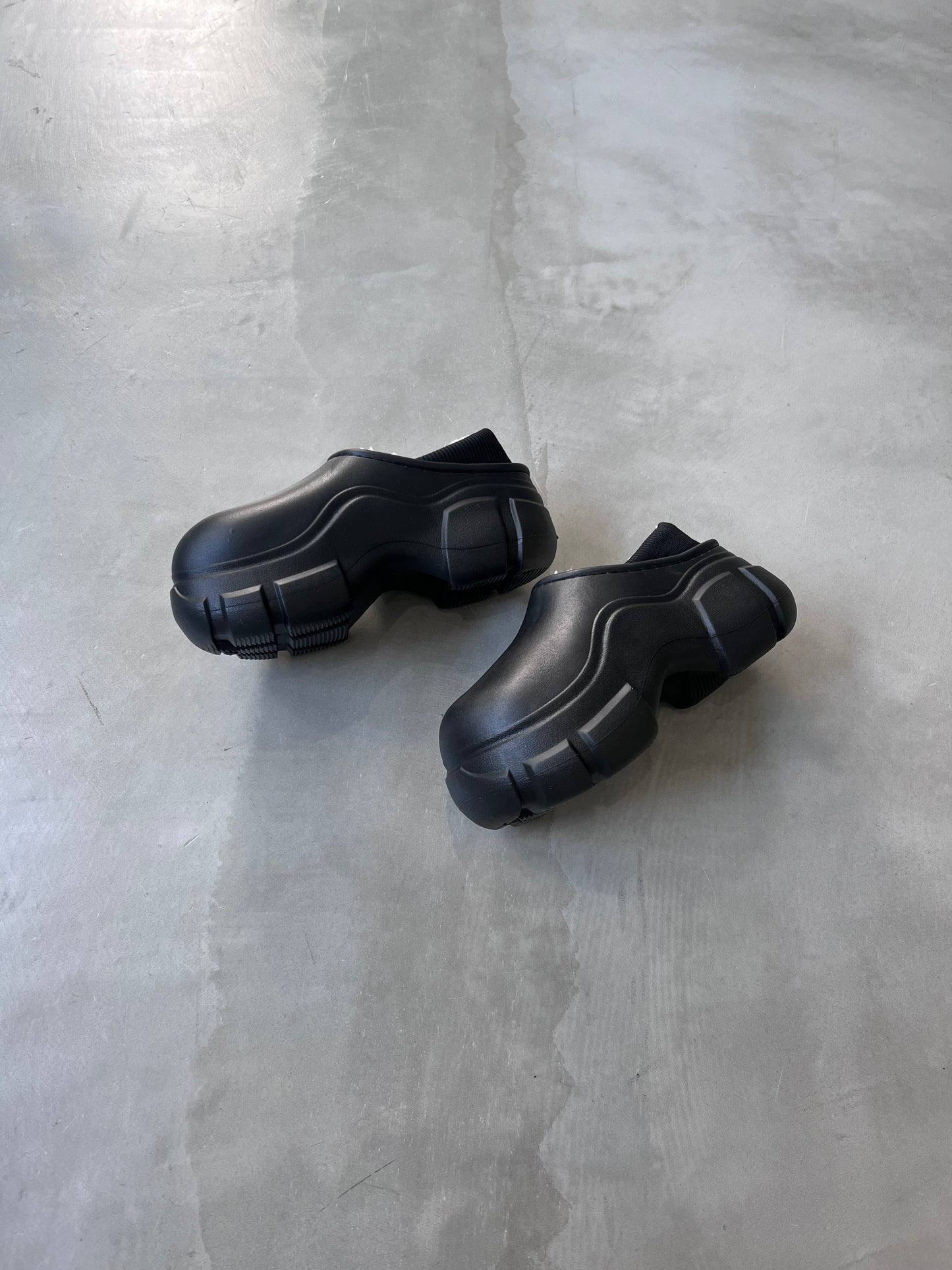 CHEWY FOAM CLOG "BLACK"