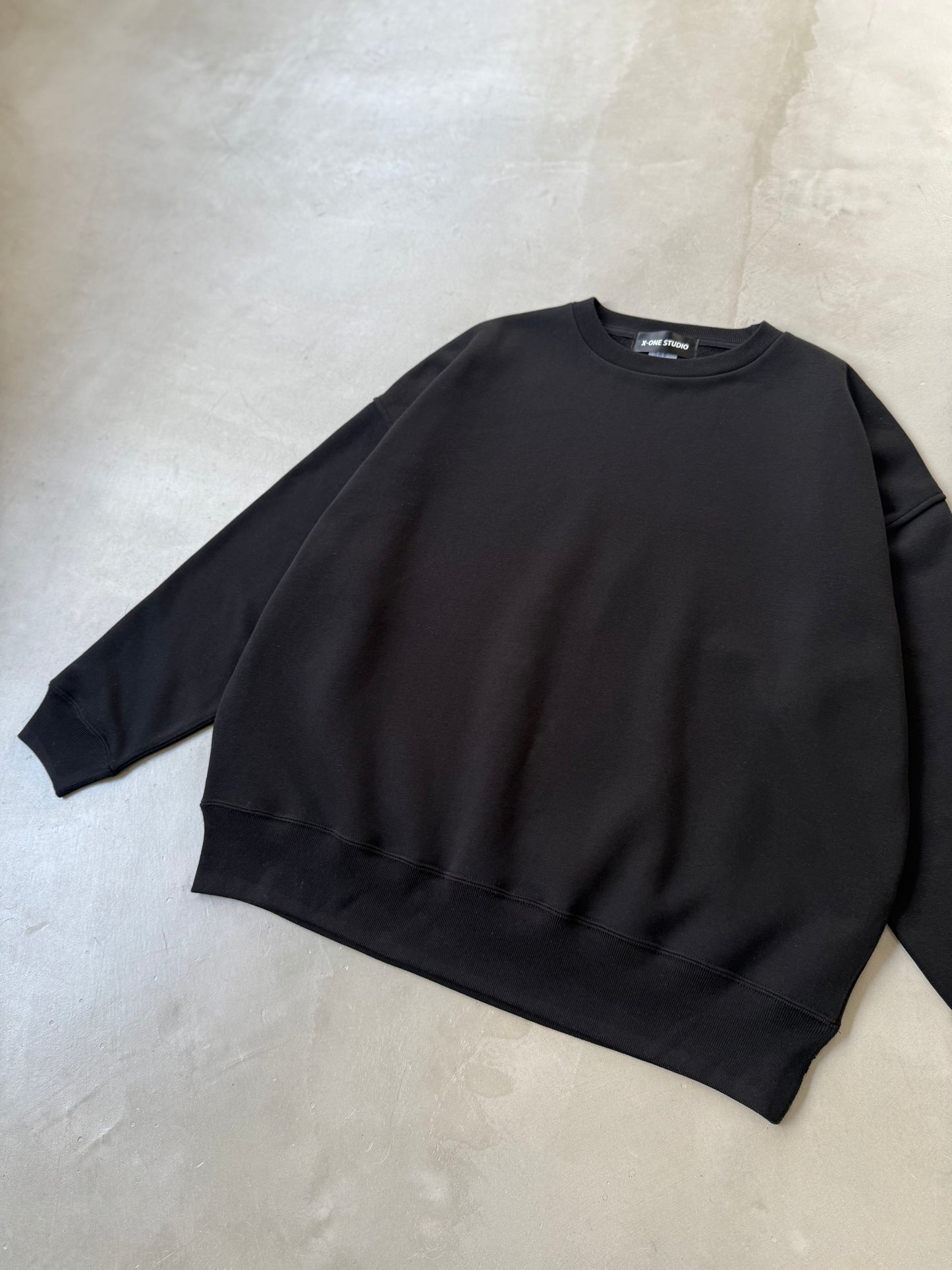 X-ONE BACK LOGO SWEAT "BLACK"
