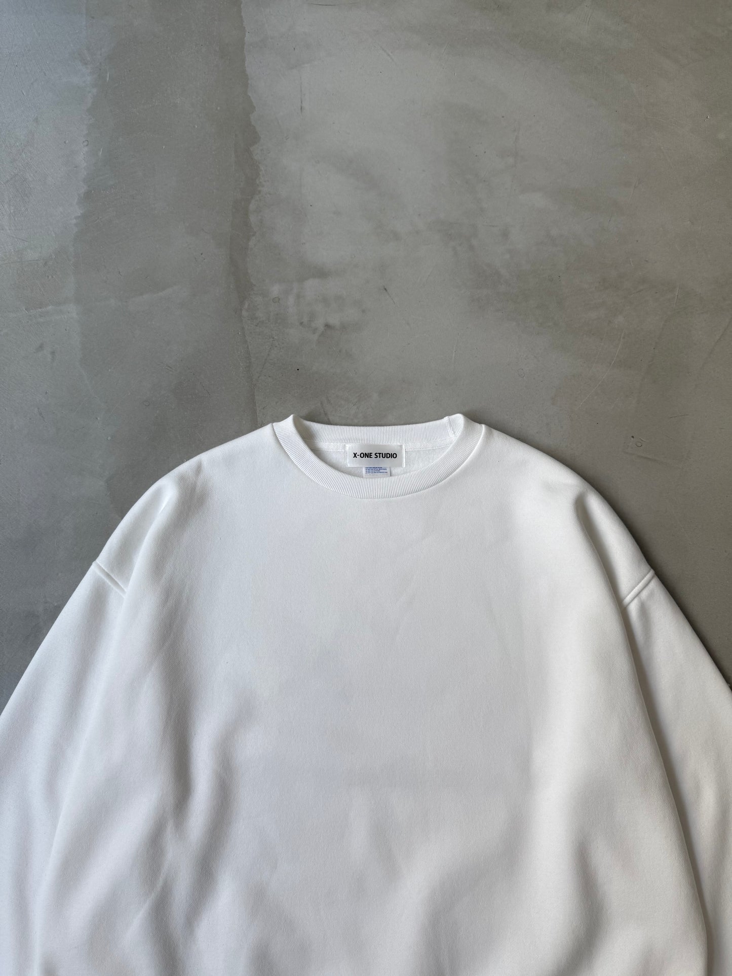 X-ONE BACK LOGO SWEAT "WHITE"