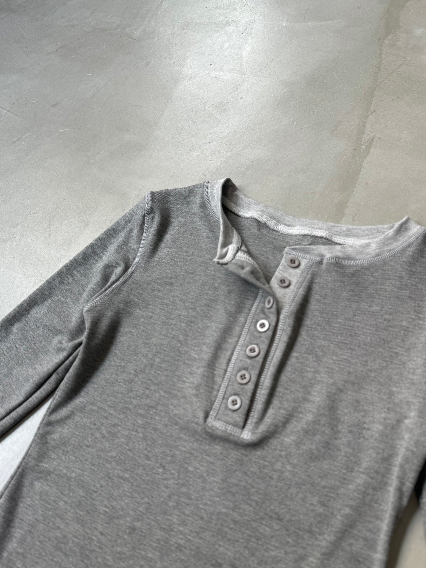 BLOCK HENRY NECK "GRAY"