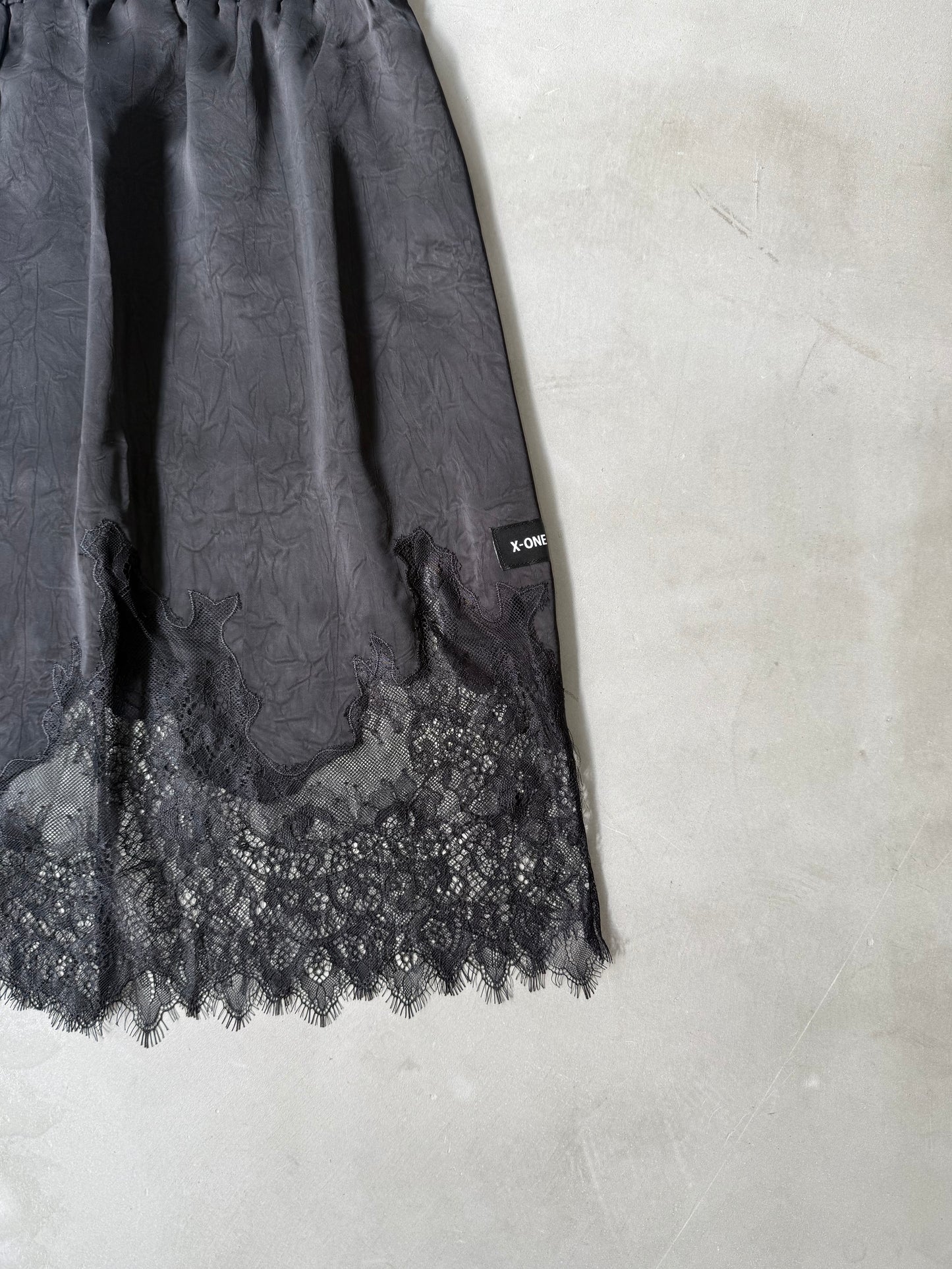 SATIN LACE SKIRT "BLACK"