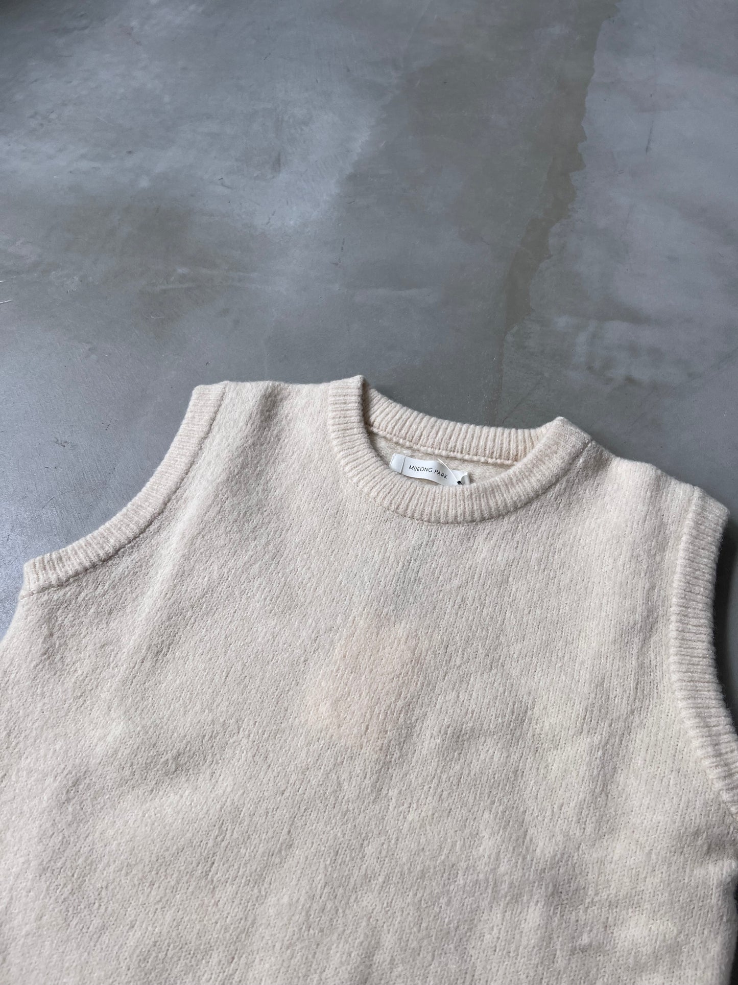 KNIT VEST "MILK"