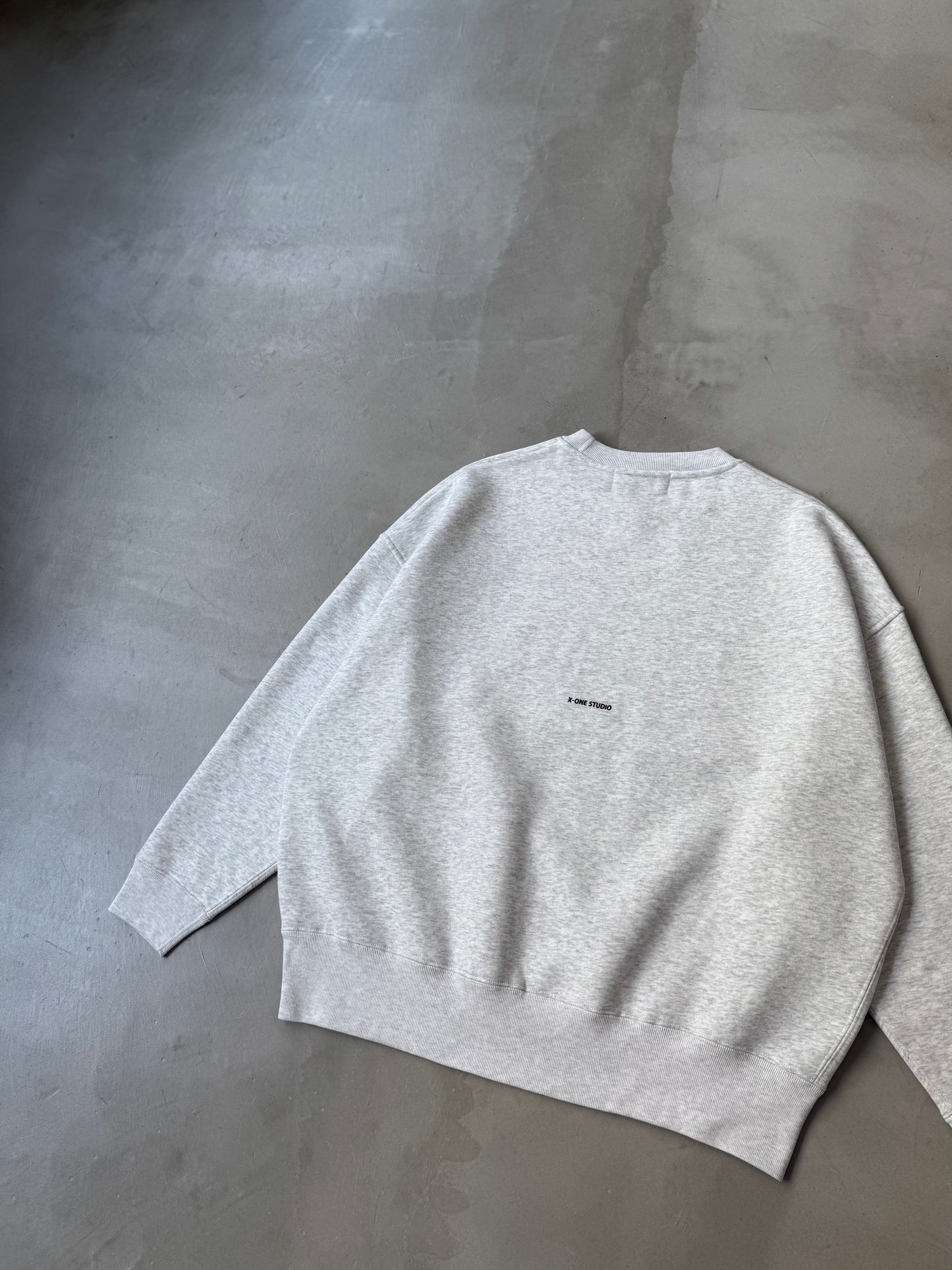 X-ONE BACK LOGO SWEAT "ASH"
