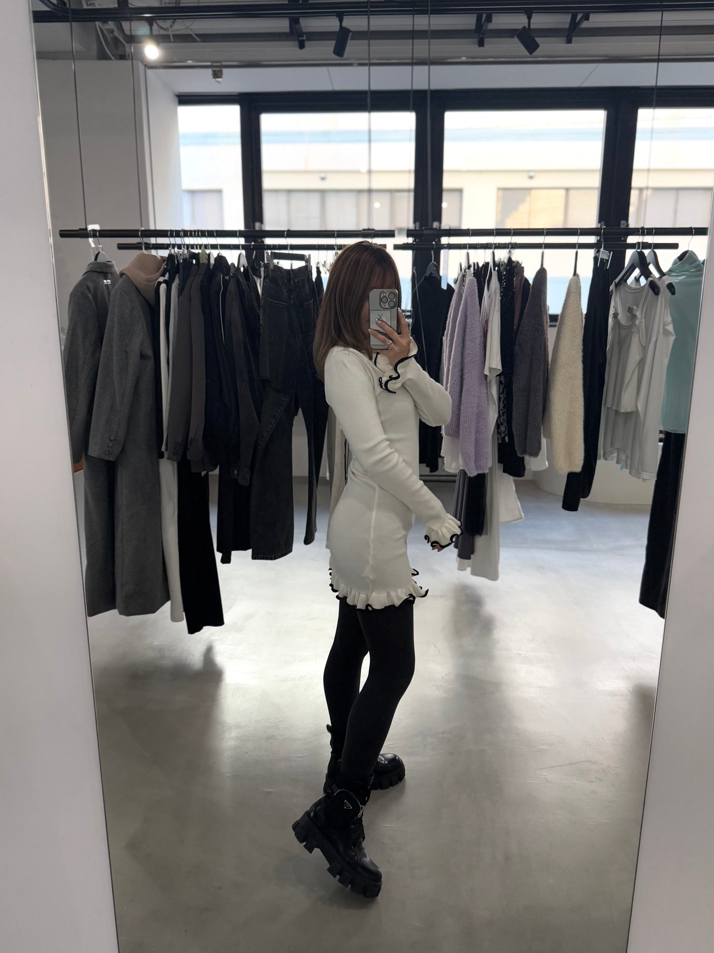 SHAKE FRILL DRESS "WHITE"