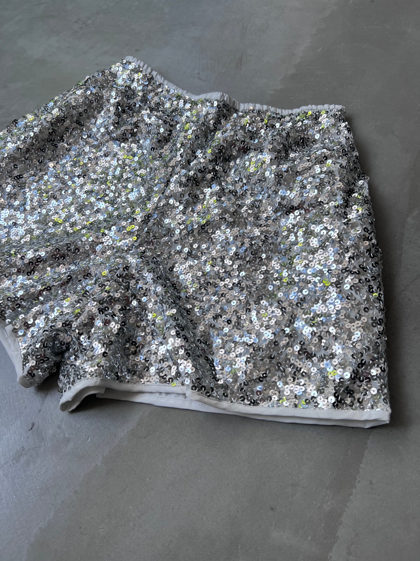 GLITTER SHORT PANTS "SILVER"